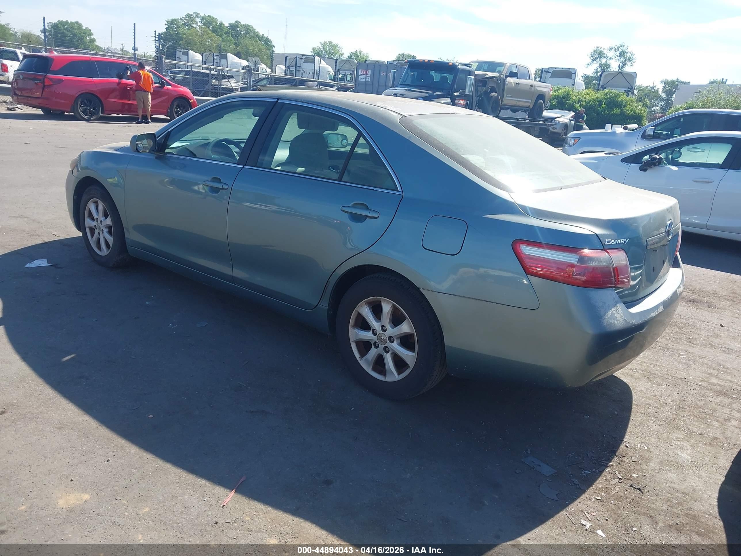 TOYOTA CAMRY image 3