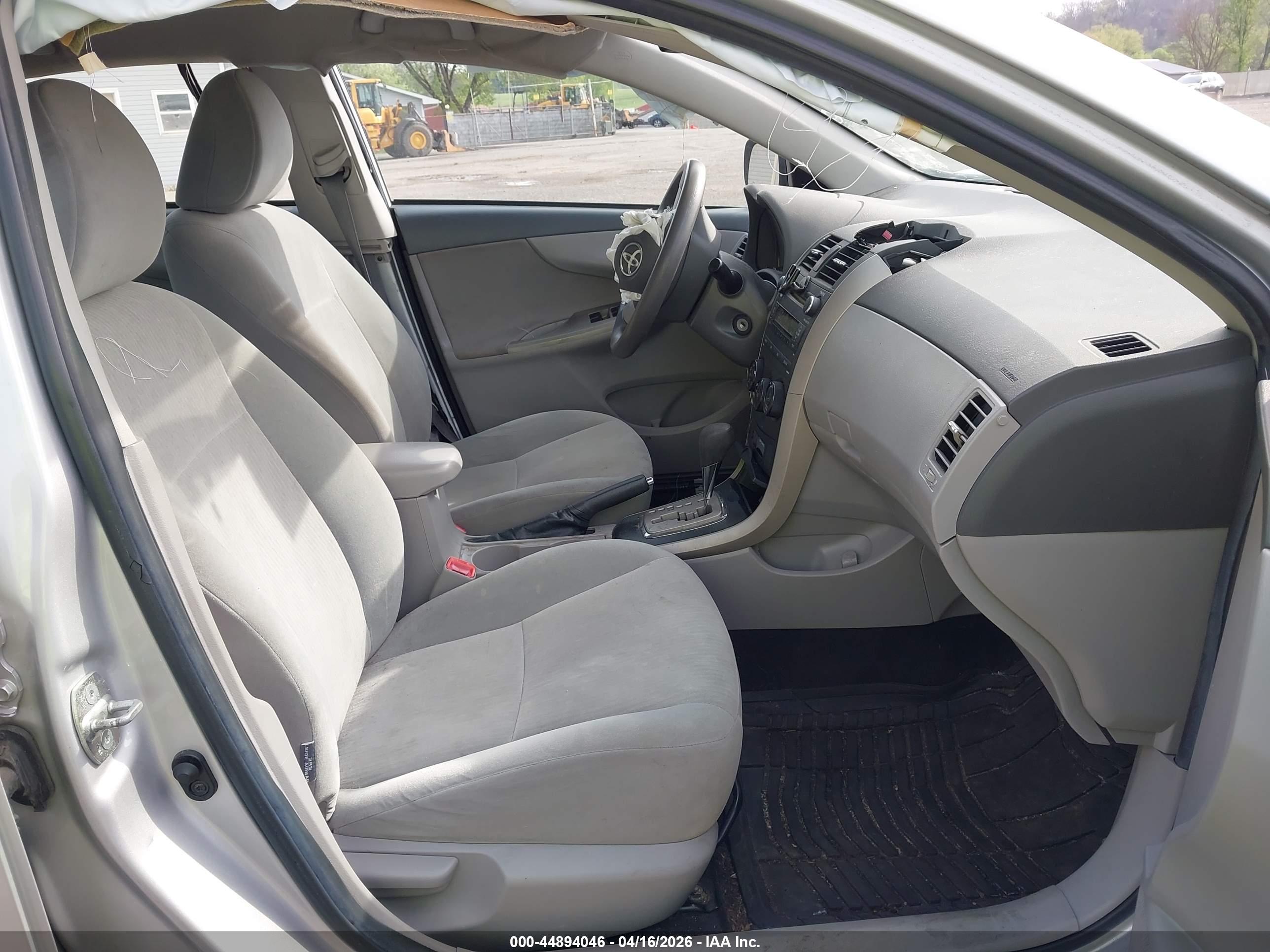 TOYOTA COROLLA image 5