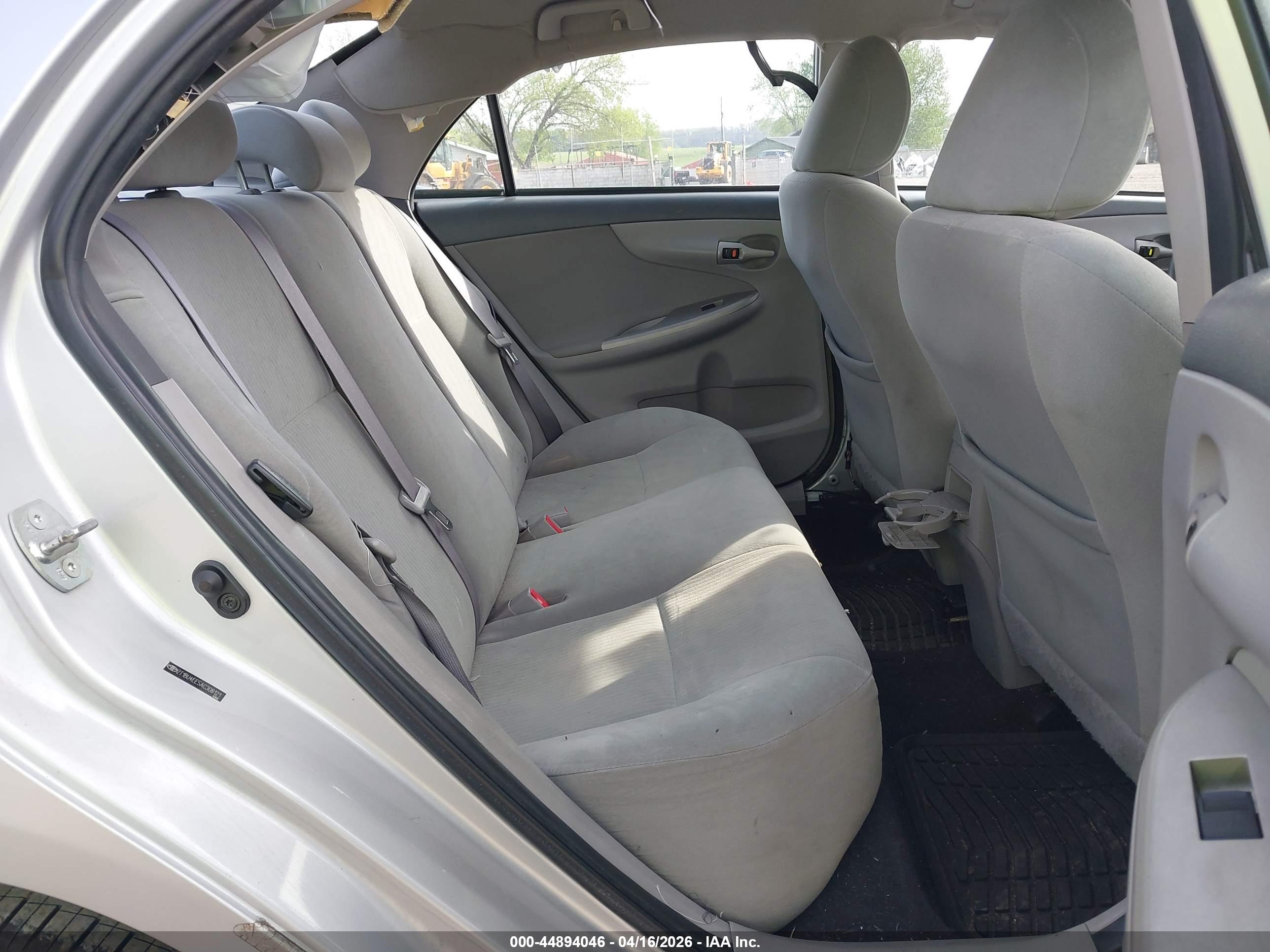 TOYOTA COROLLA image 8