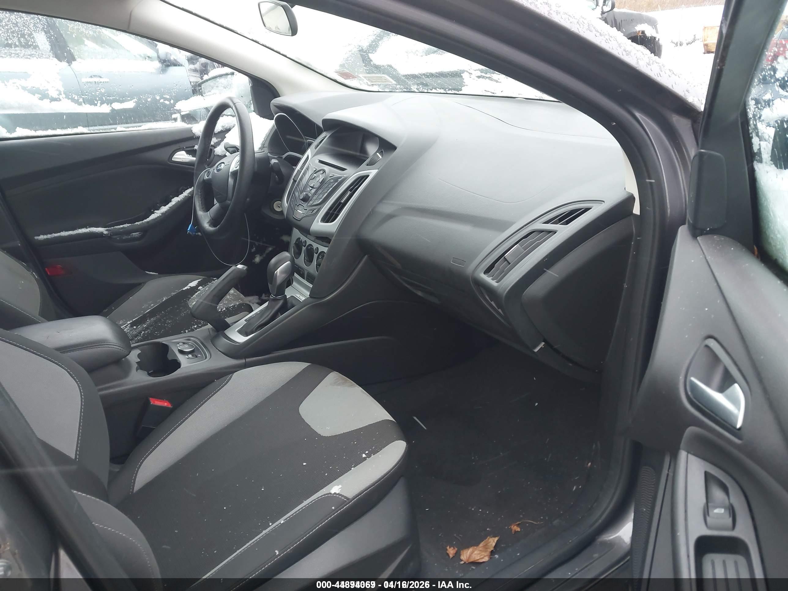FORD FOCUS image 5