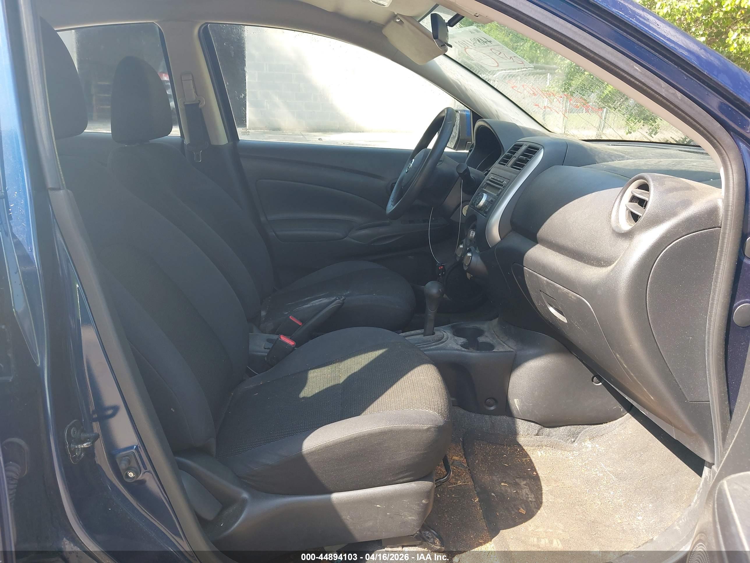 NISSAN VERSA image 5