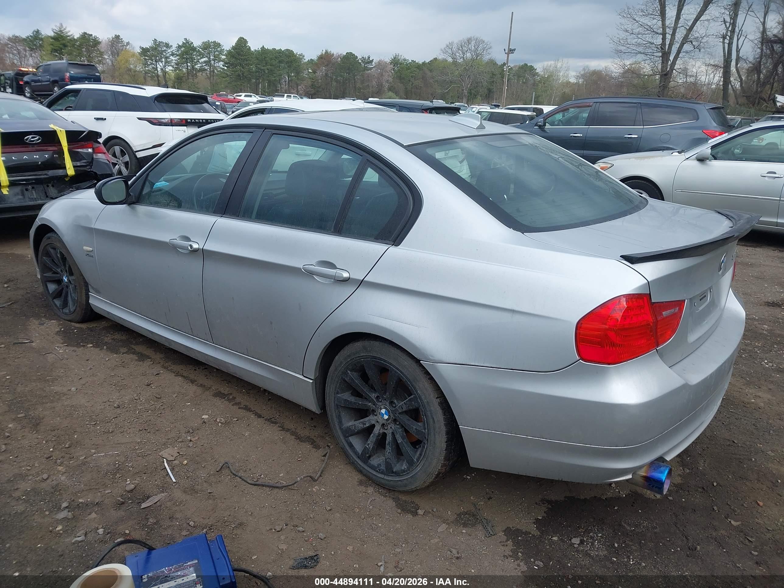 BMW 328I image 3