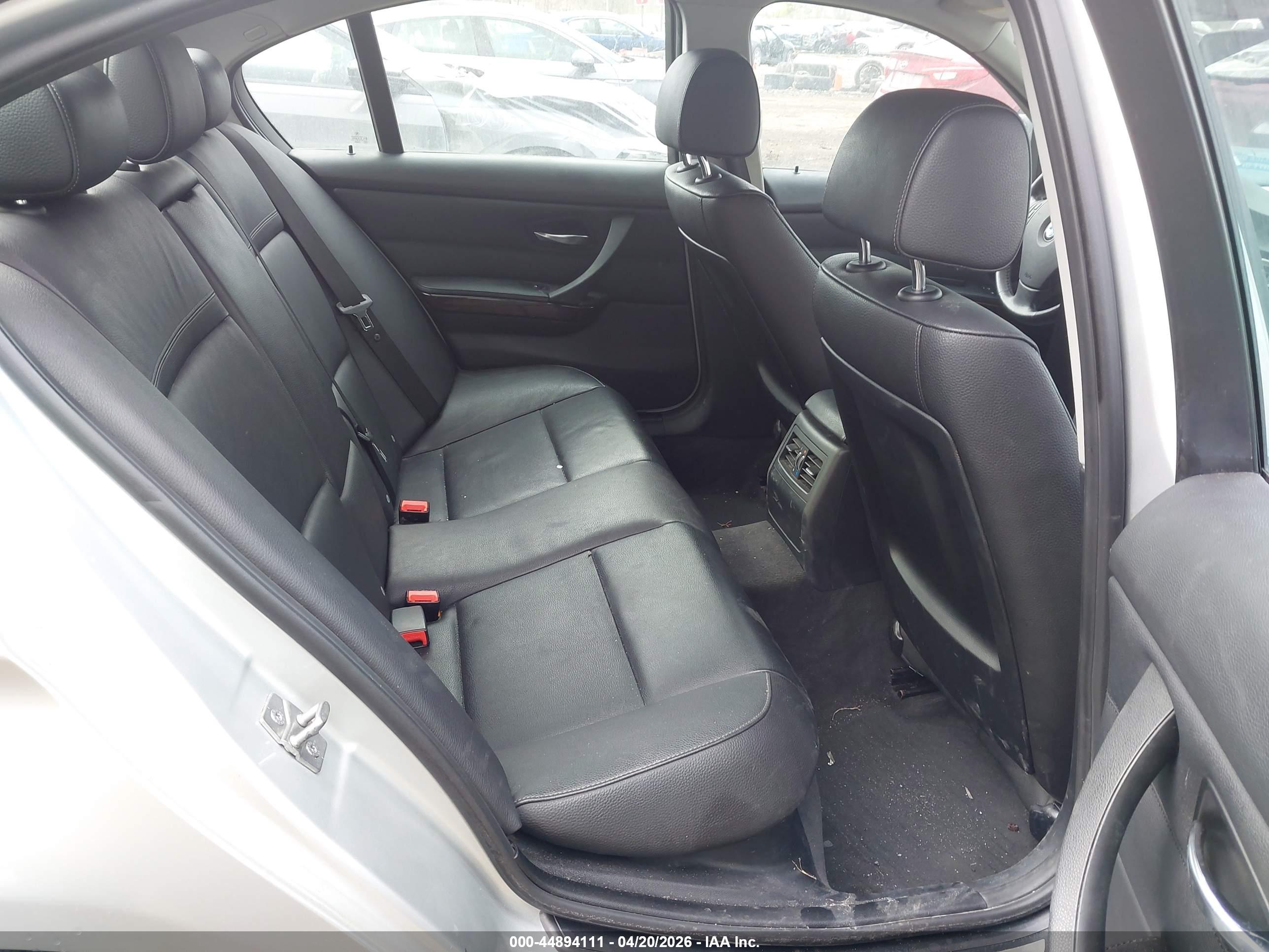 BMW 328I image 8