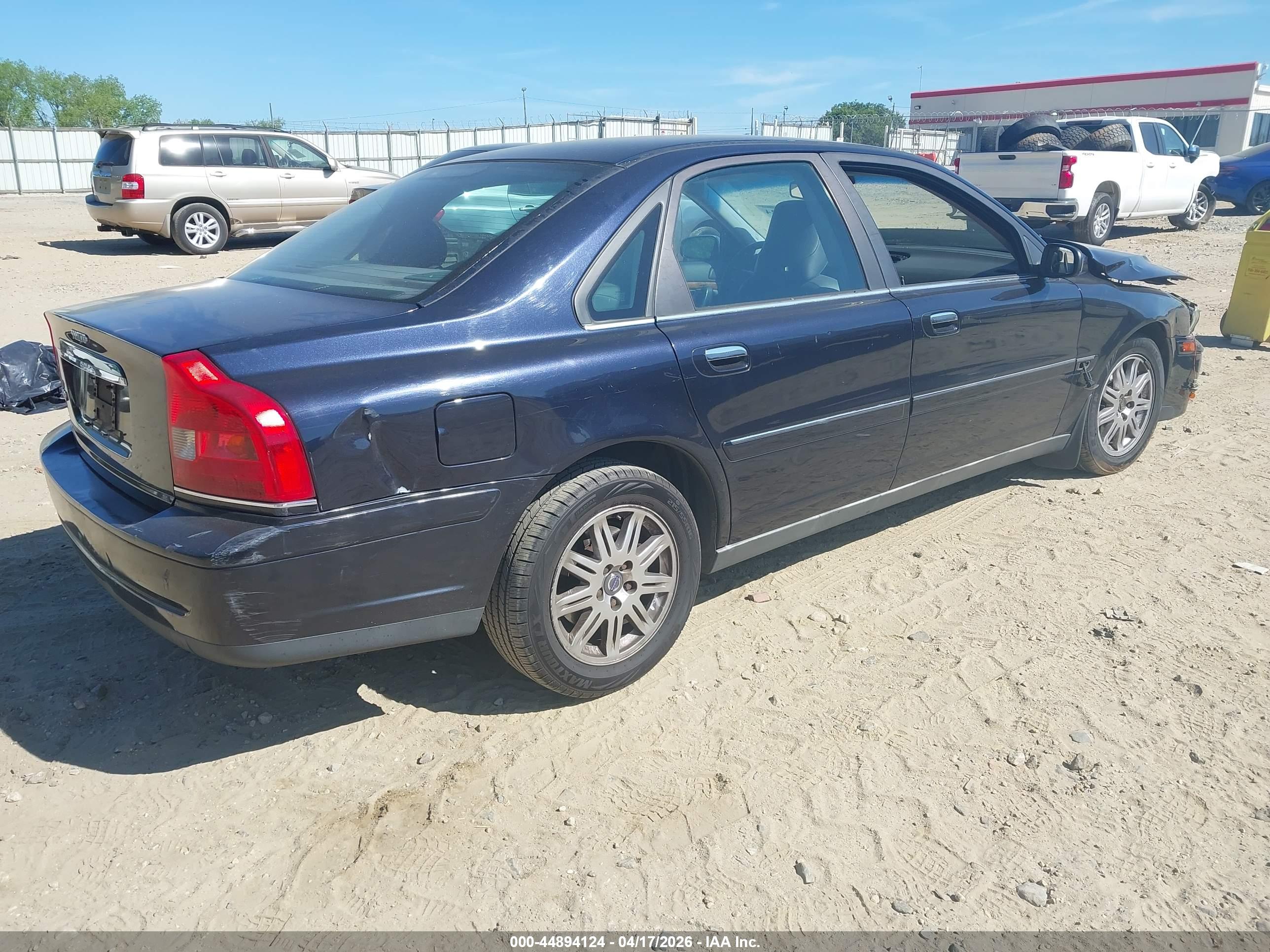 VOLVO S80 image 4