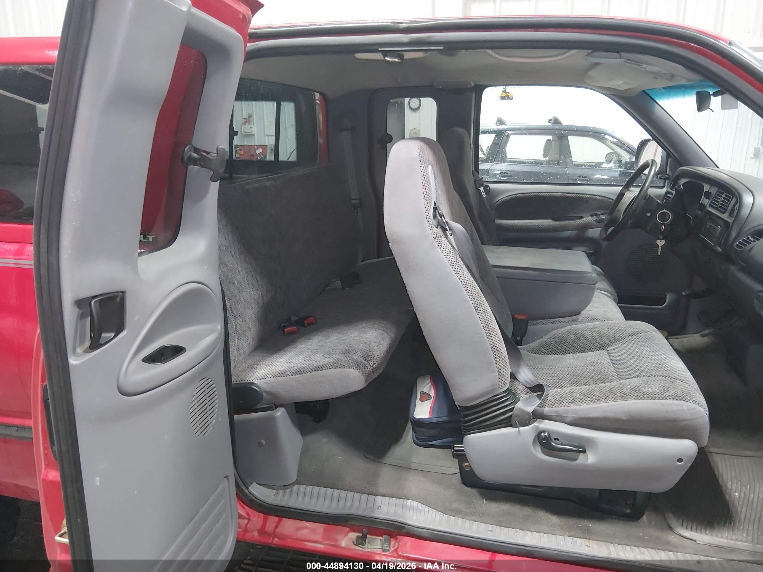 DODGE RAM image 8