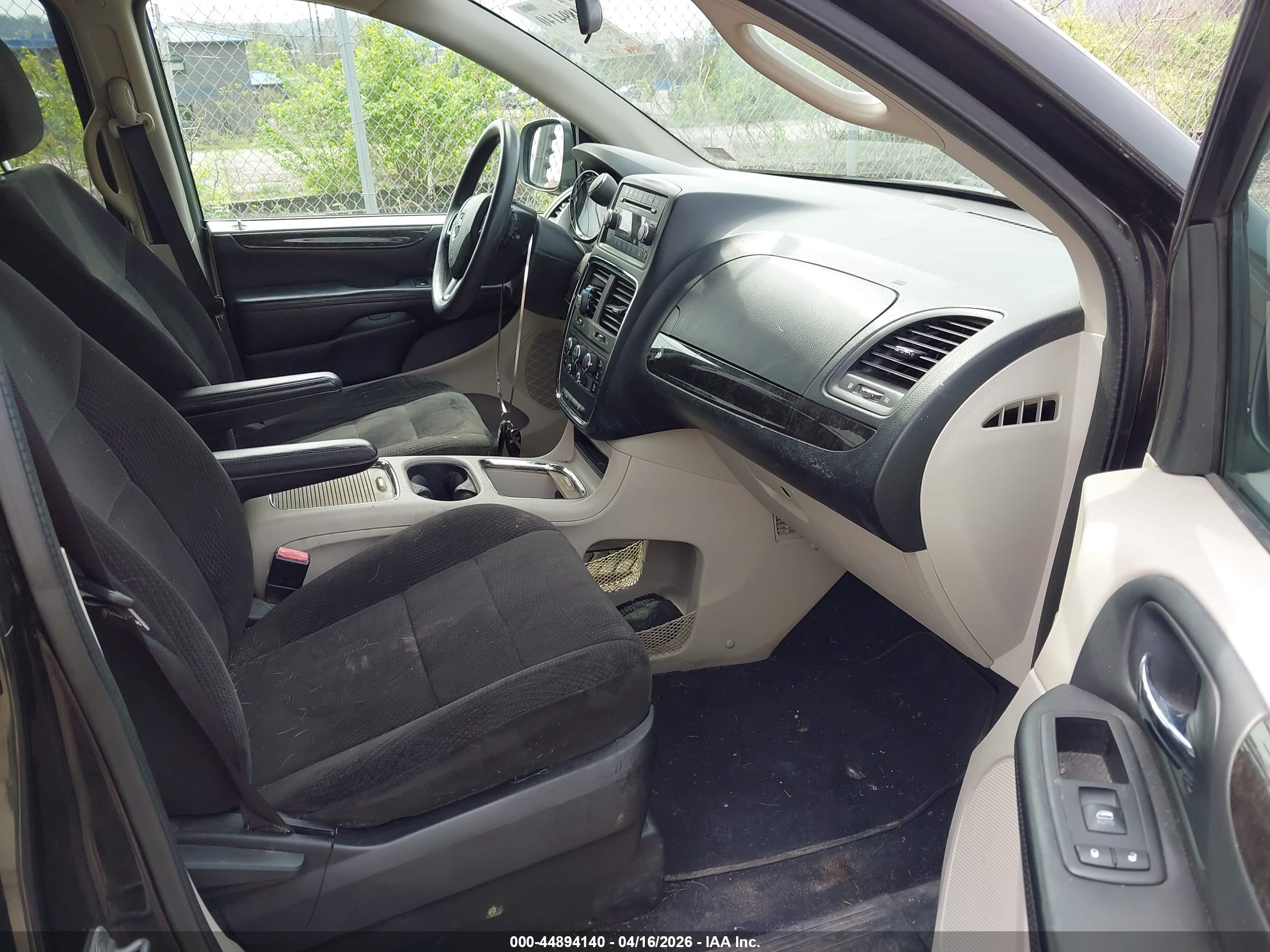 DODGE GRAND image 5