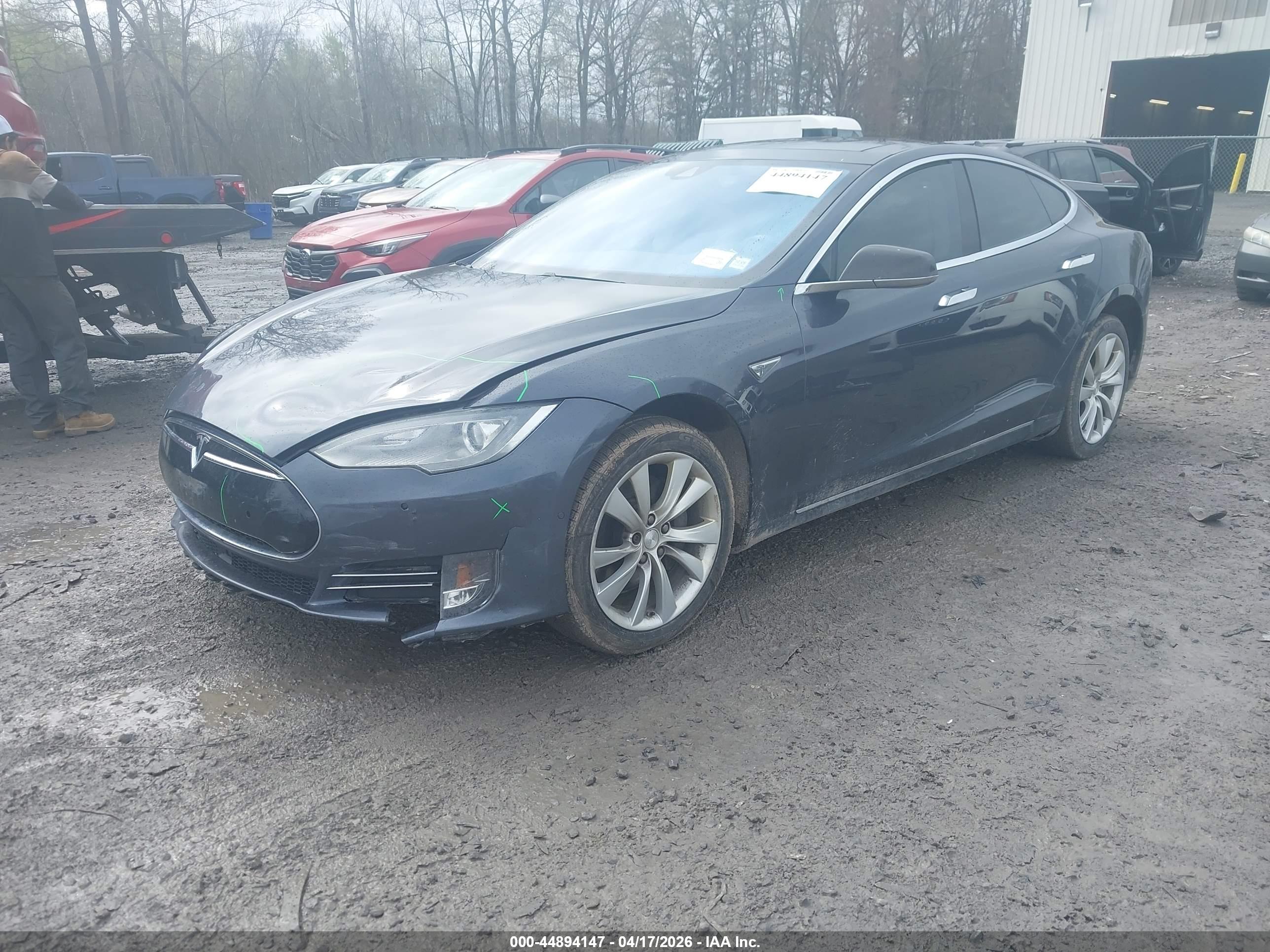 TESLA MODEL image 2