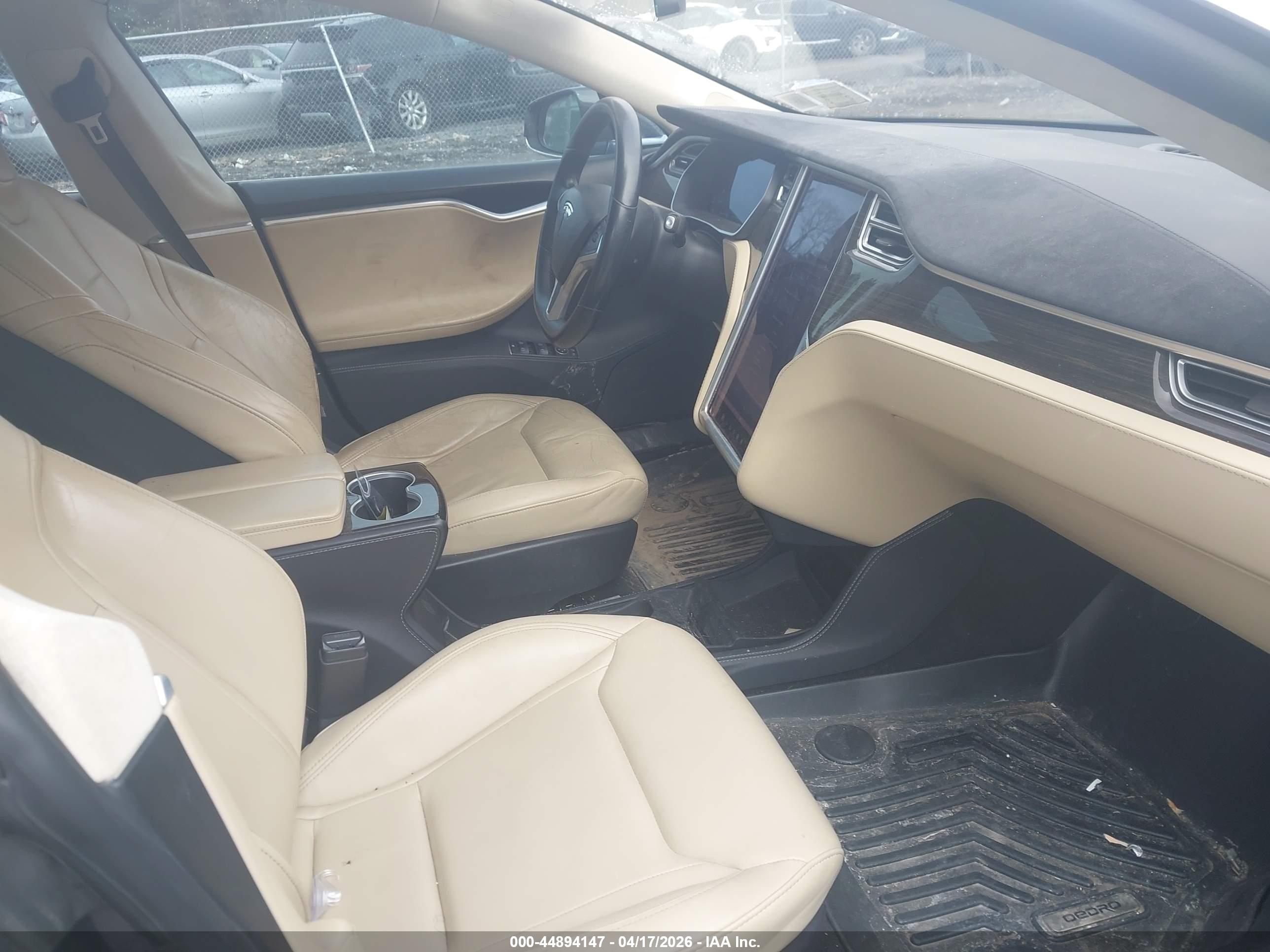 TESLA MODEL image 5