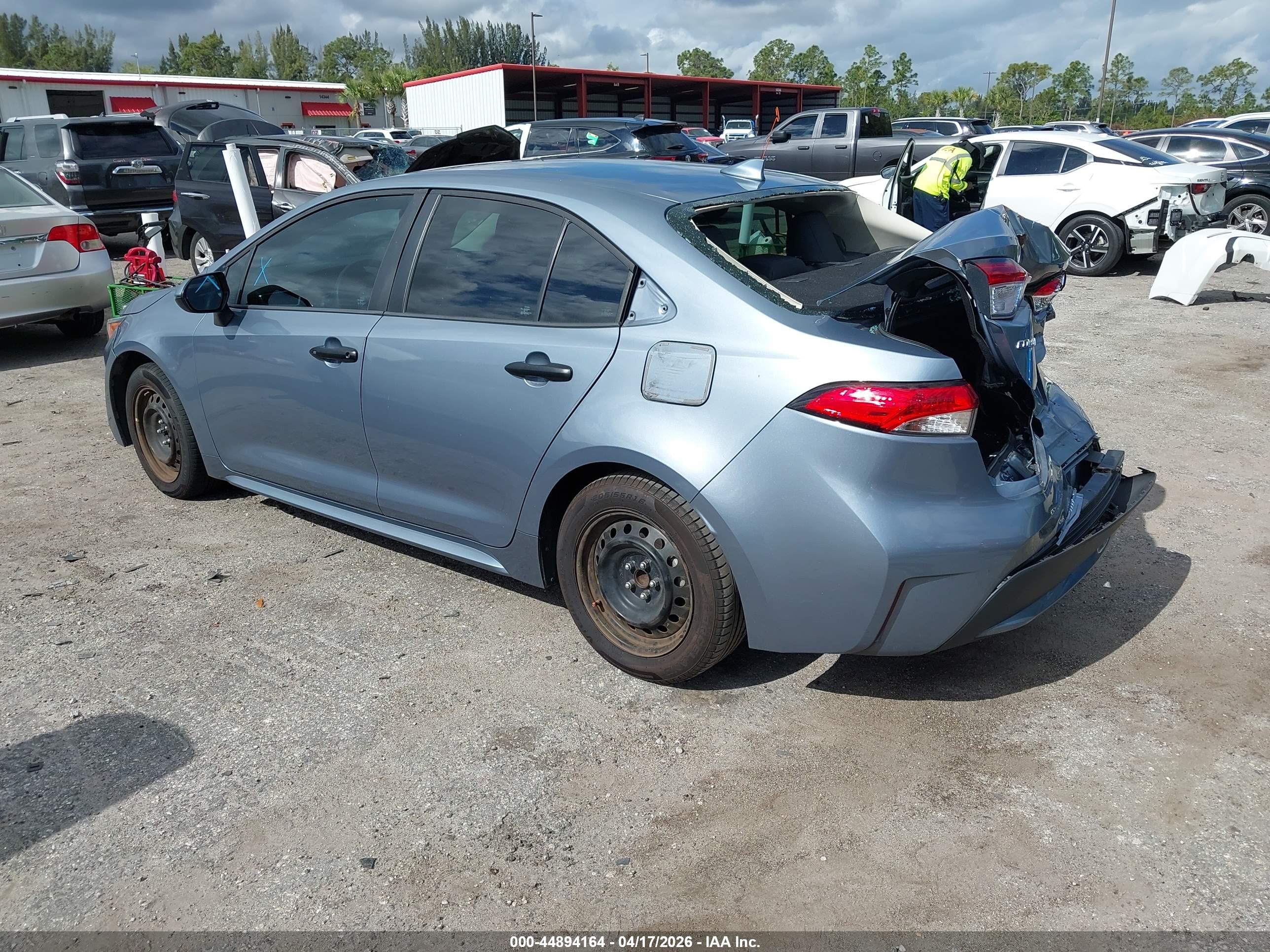 TOYOTA COROLLA image 3