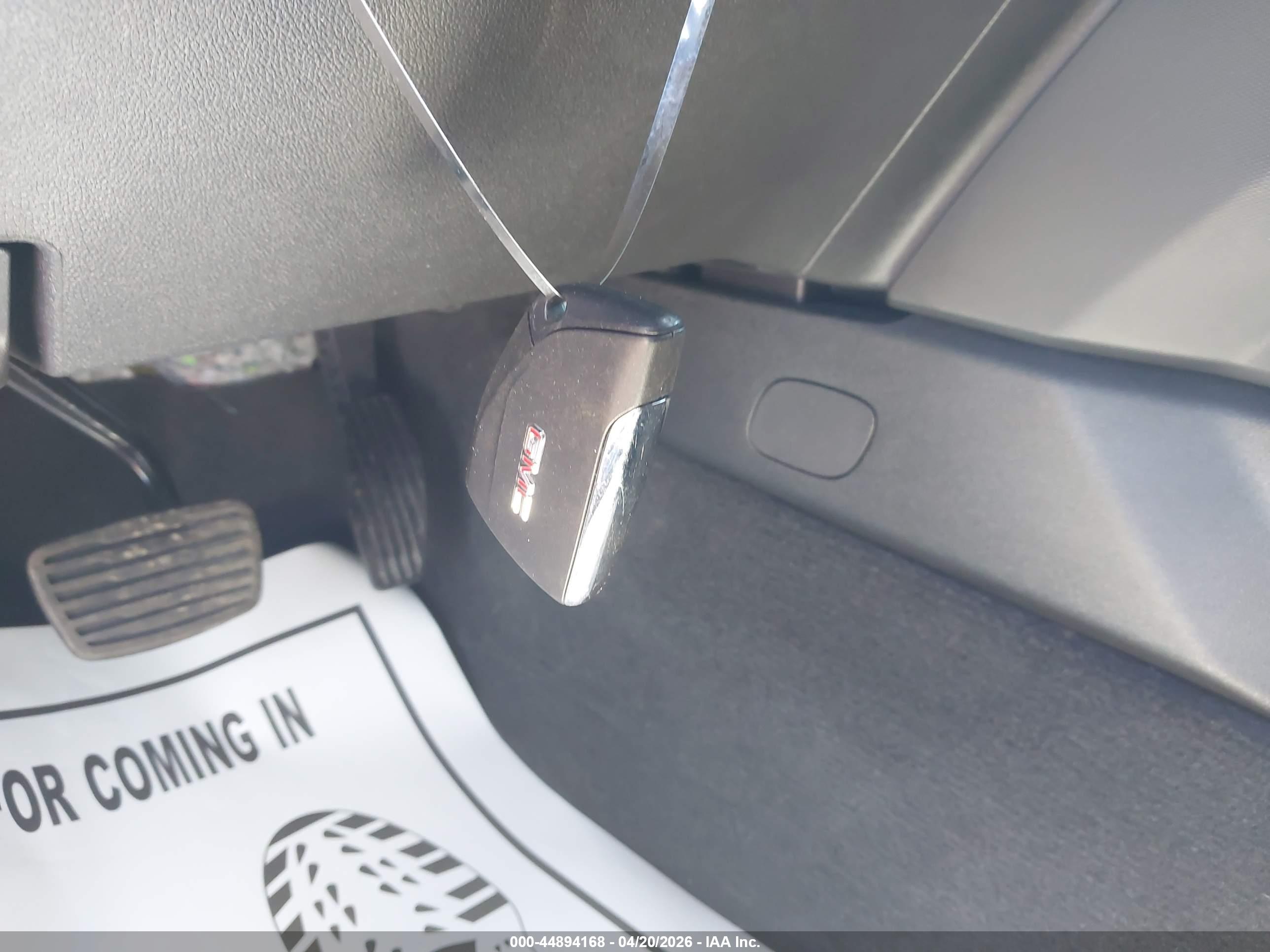 GMC CANYON image 11