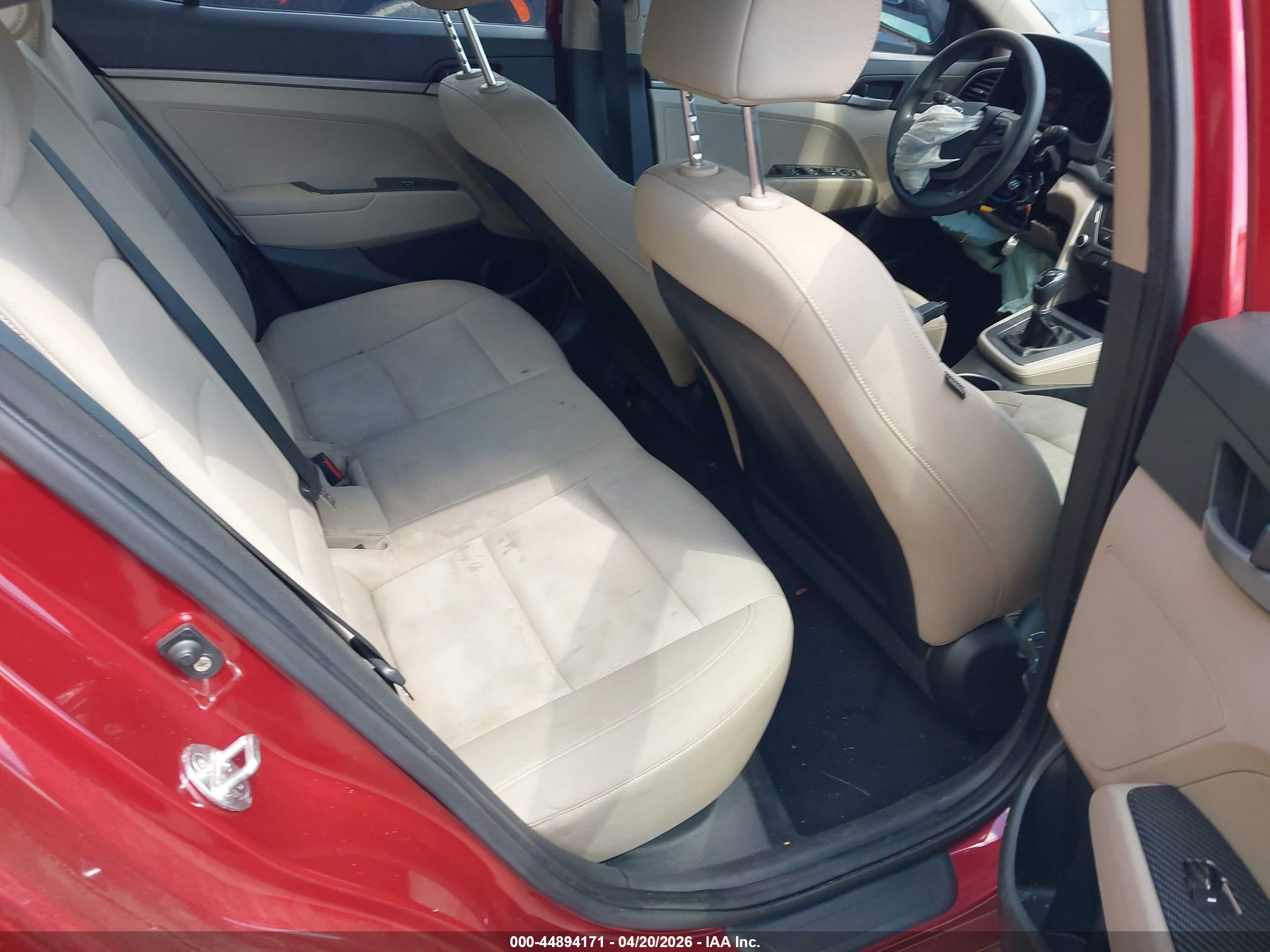 HYUNDAI ELANTRA image 8