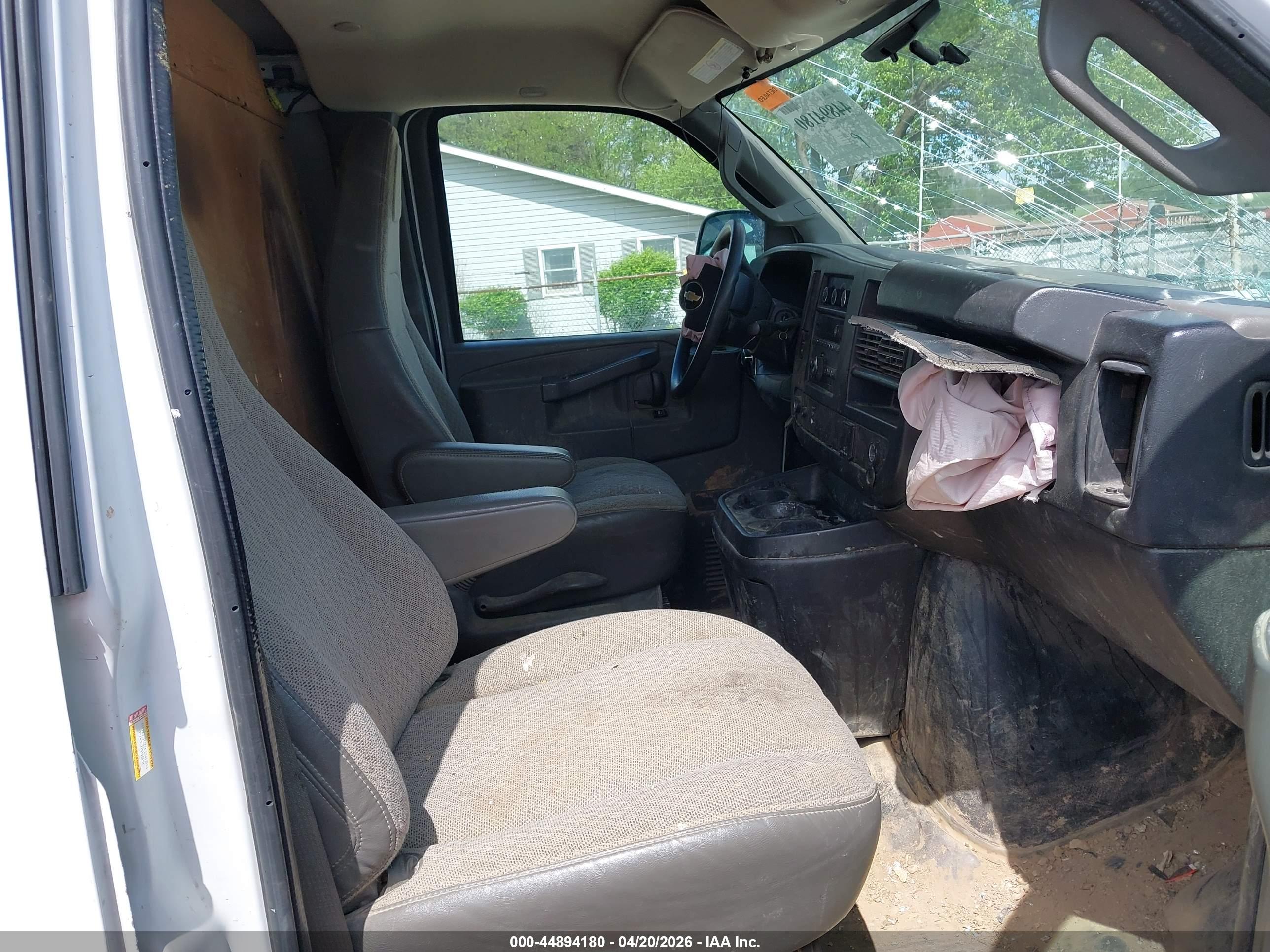 CHEVROLET EXPRESS image 5