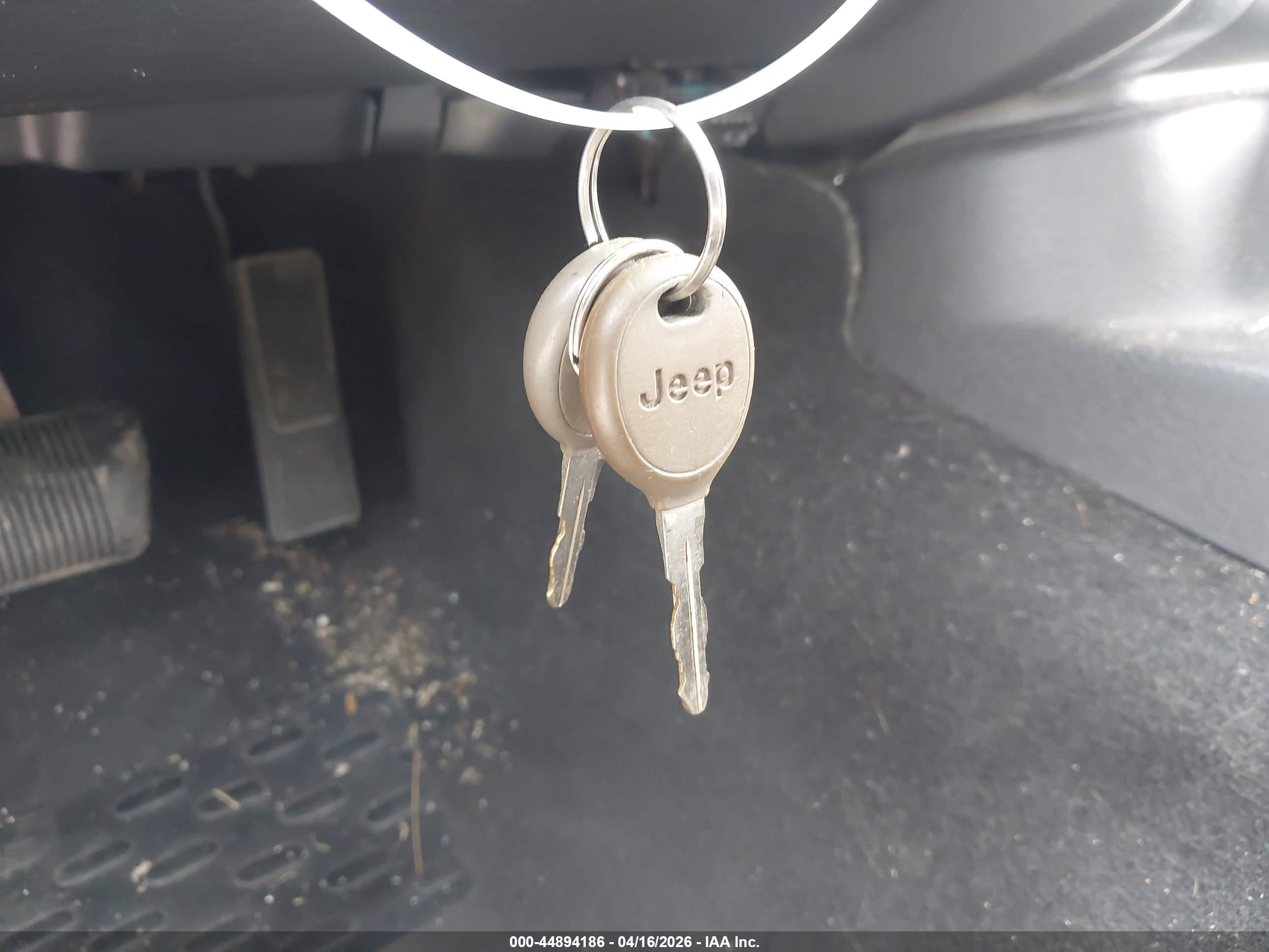 JEEP LIBERTY image 11