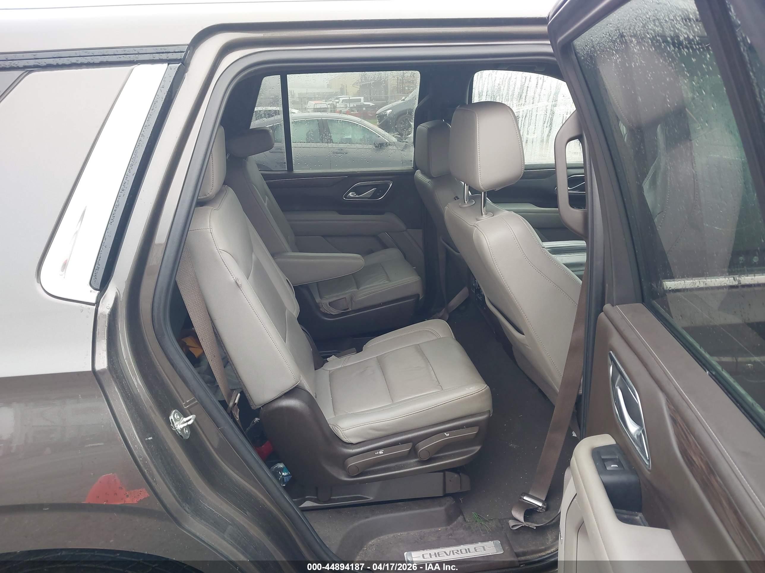CHEVROLET TAHOE image 8