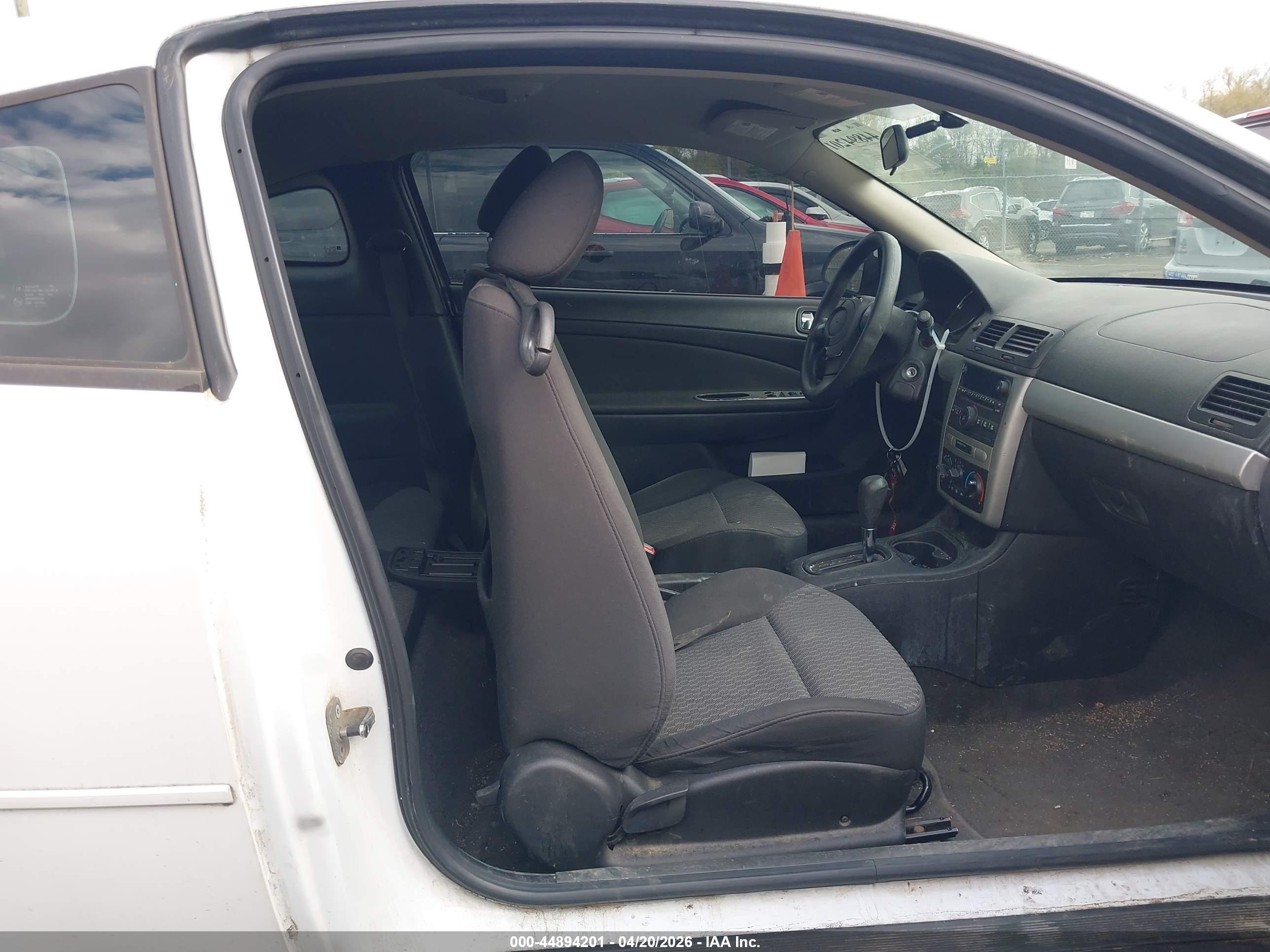 CHEVROLET COBALT image 5