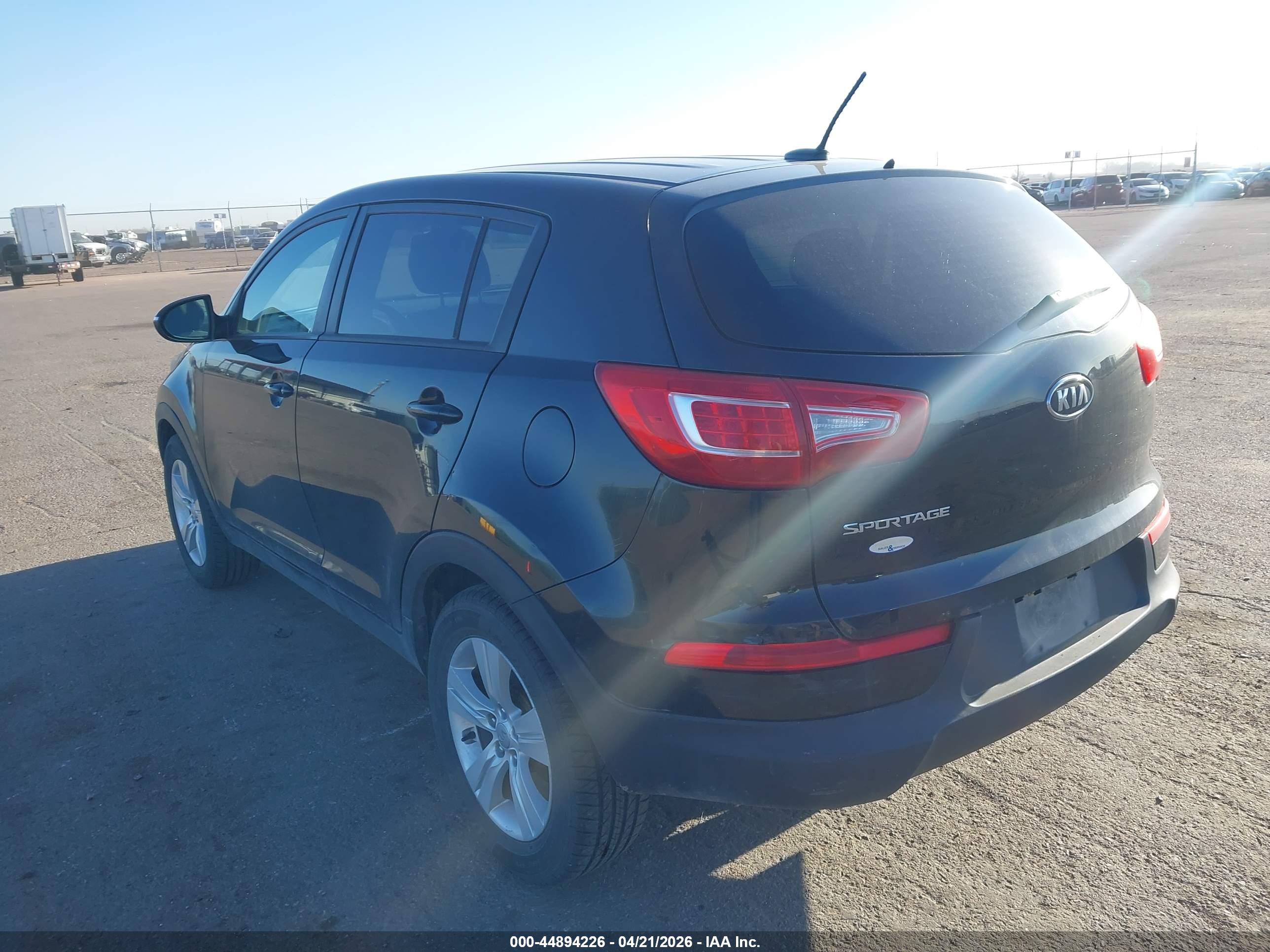 KIA SPORTAGE image 3