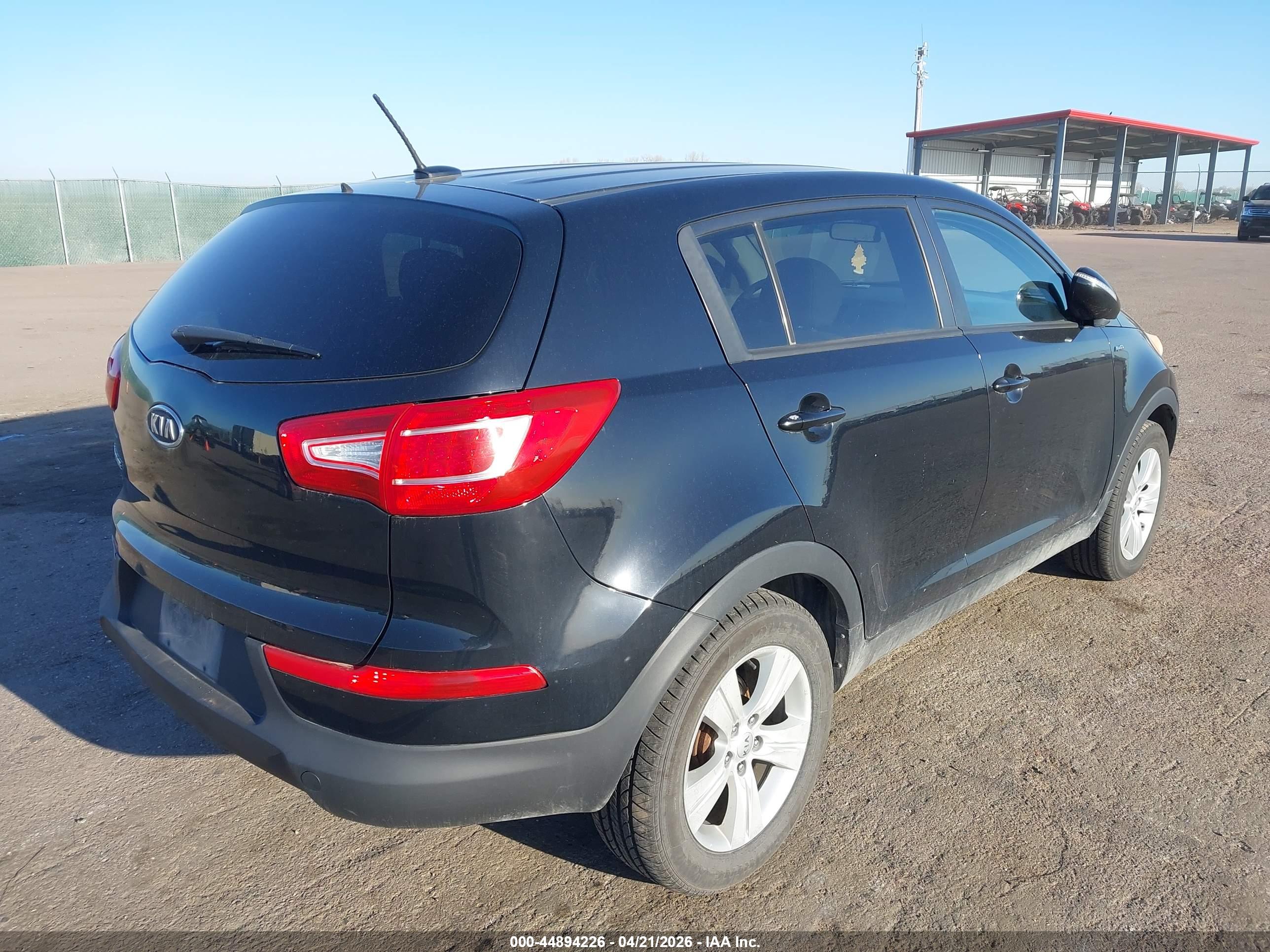 KIA SPORTAGE image 4