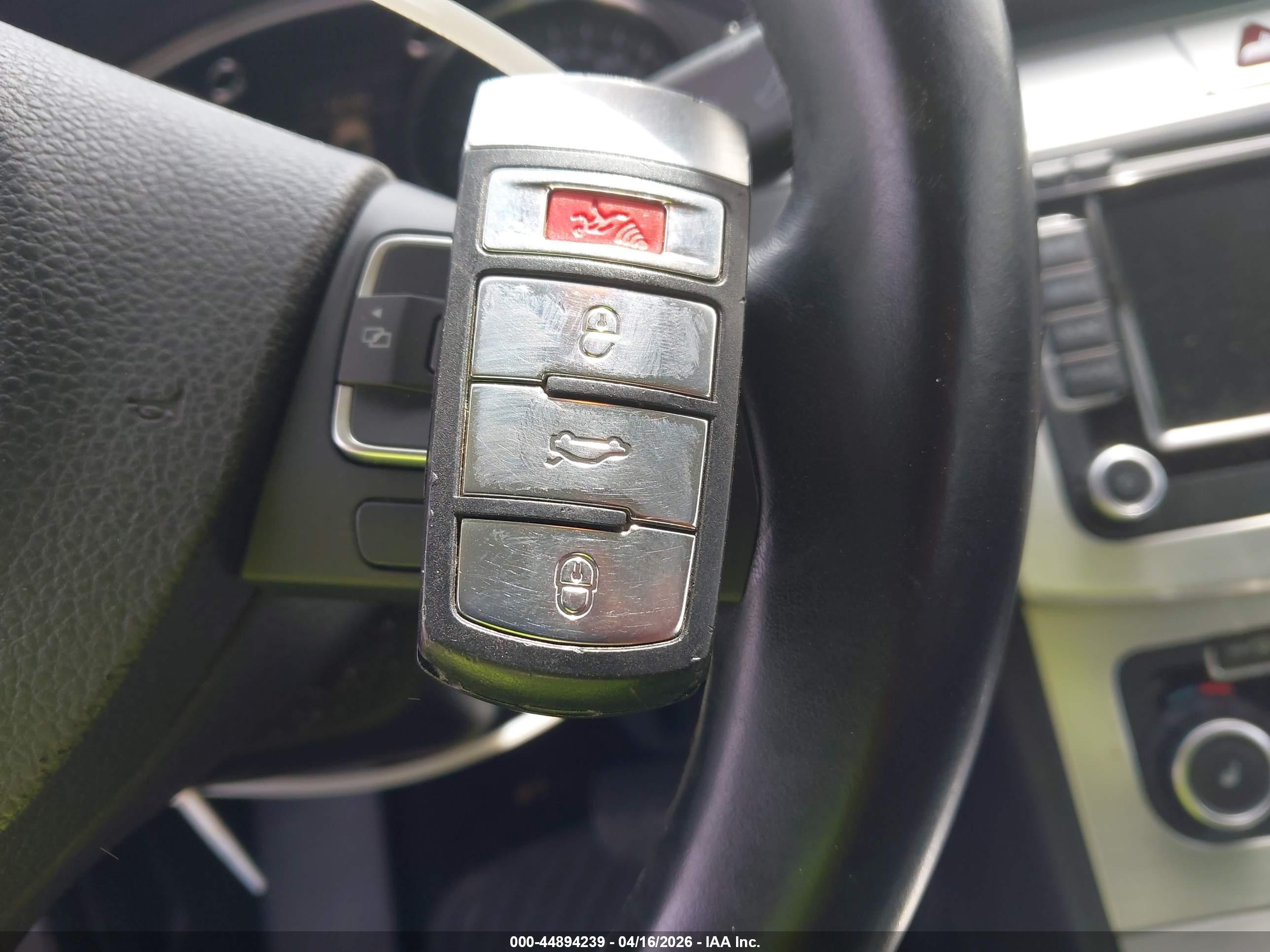 VOLKSWAGEN CC image 11