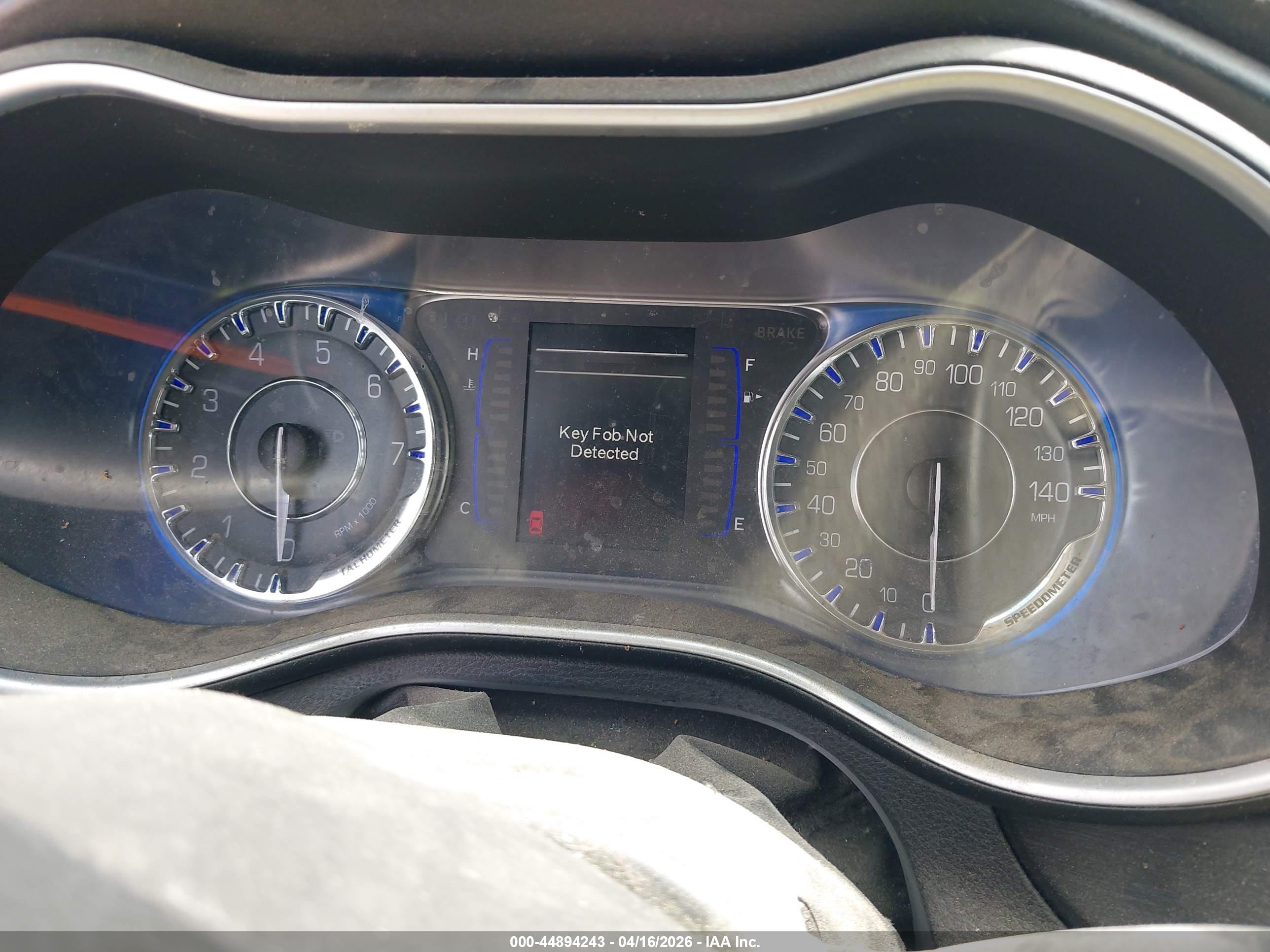 CHRYSLER 200 image 7