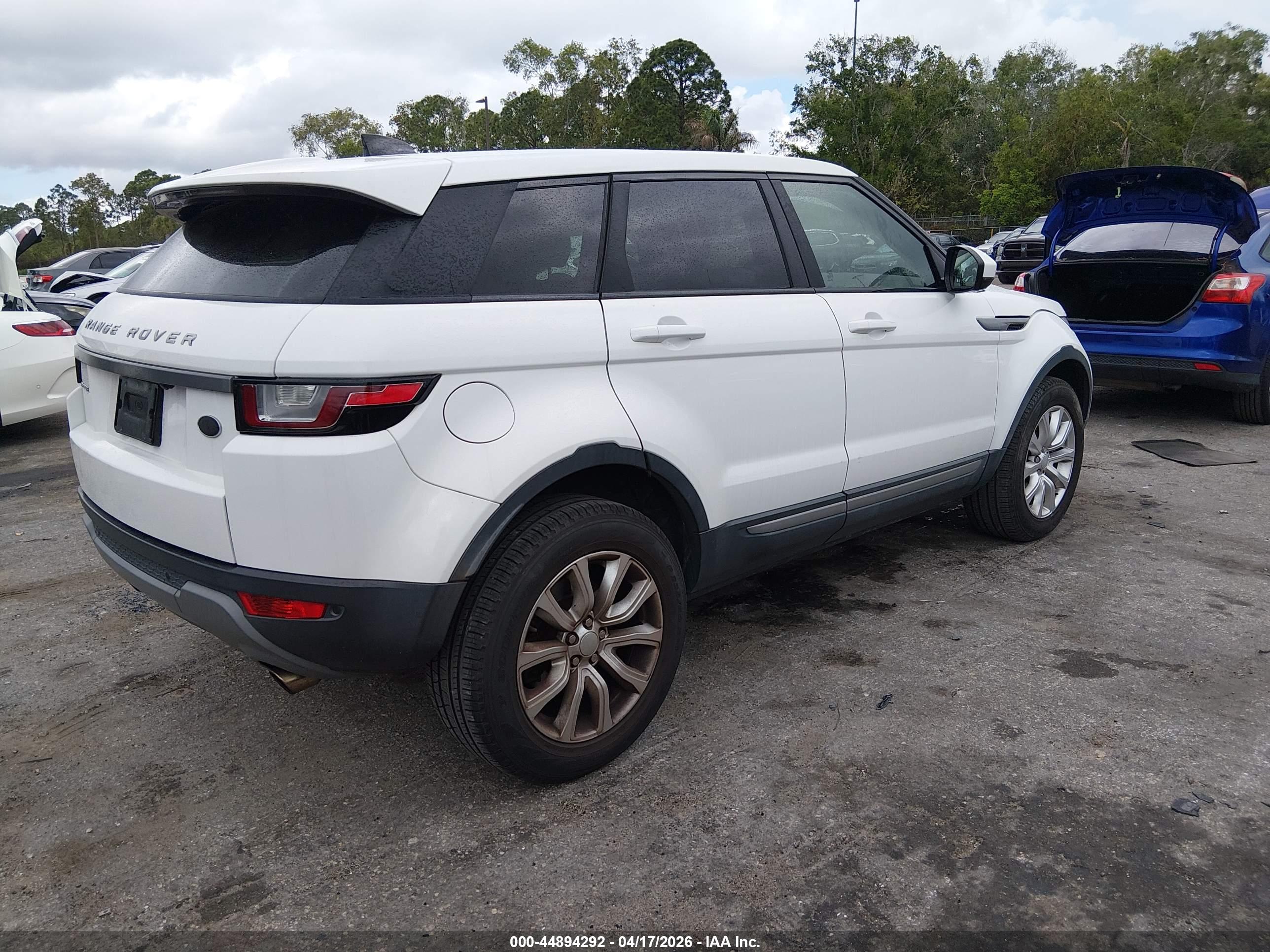 LAND ROVER image 4