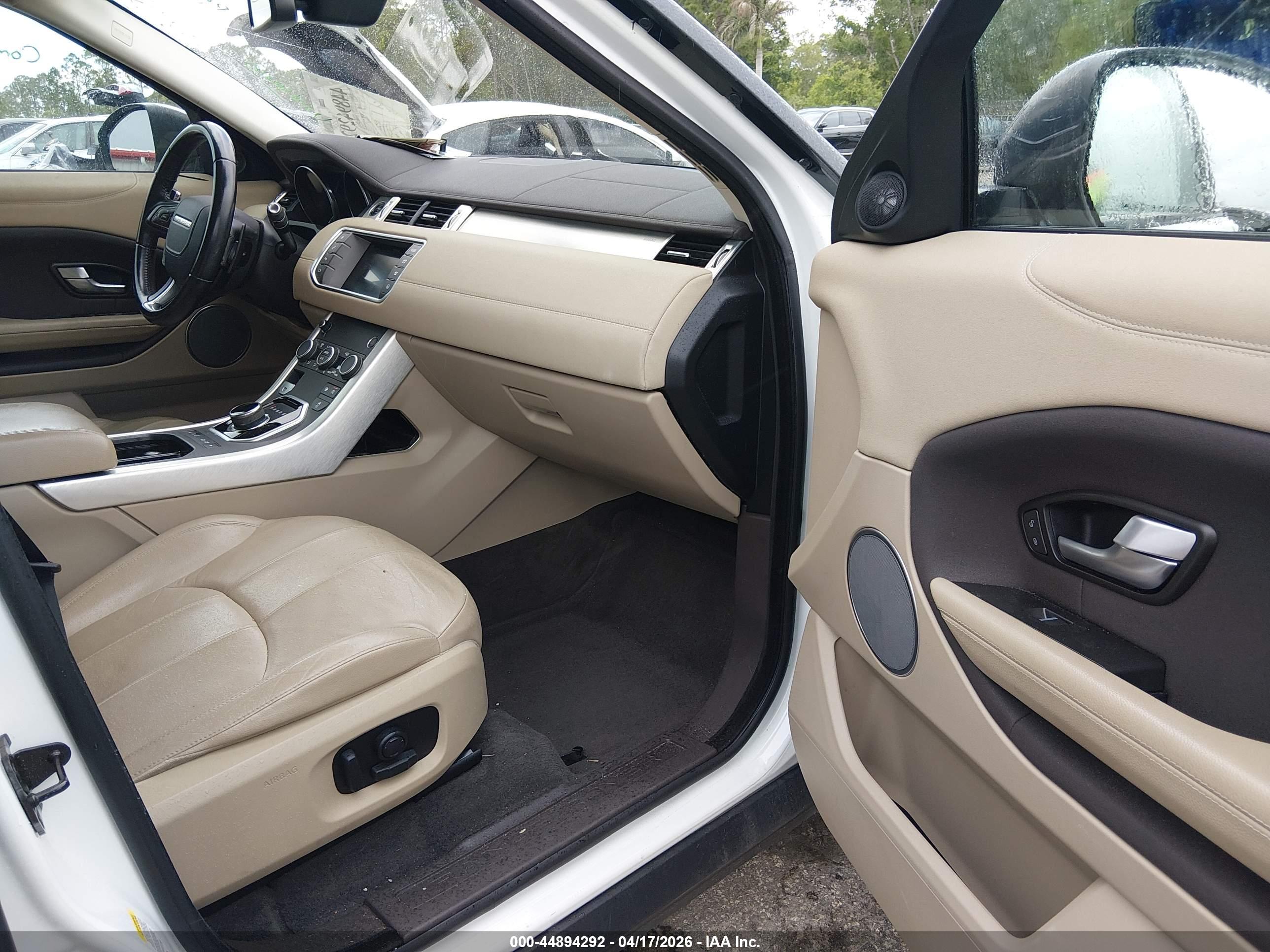 LAND ROVER image 5