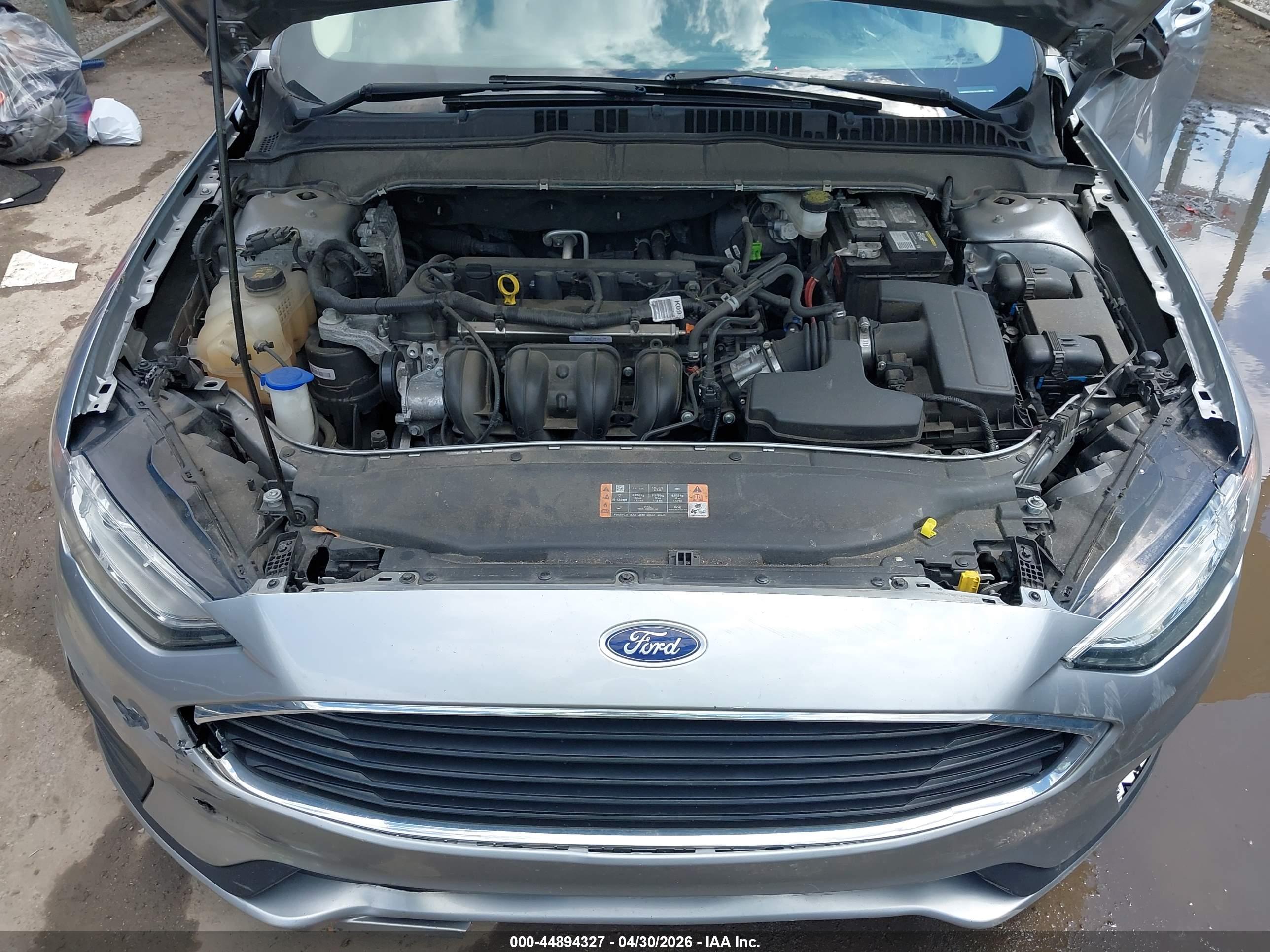 FORD FUSION image 10