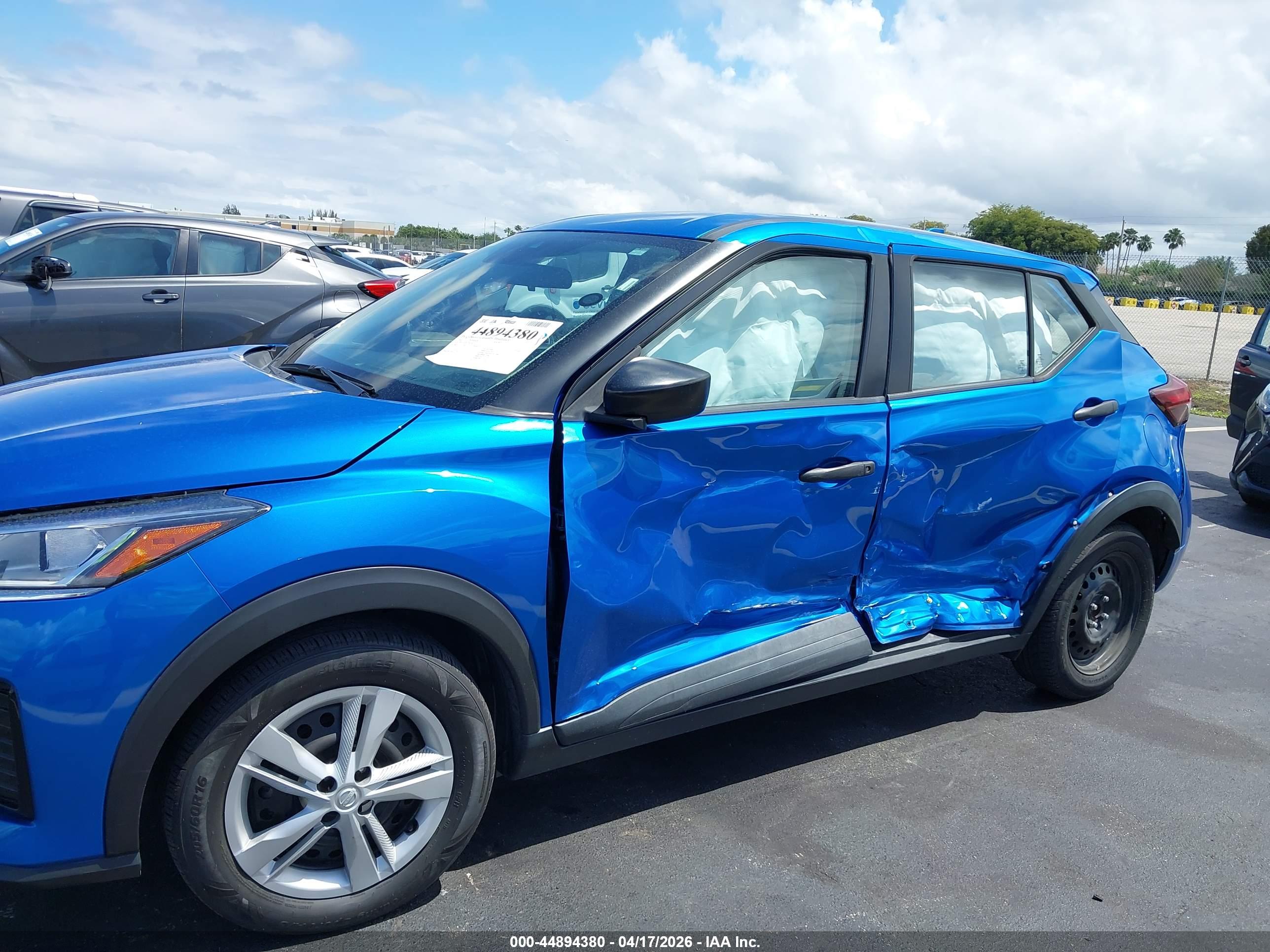 NISSAN KICKS image 6