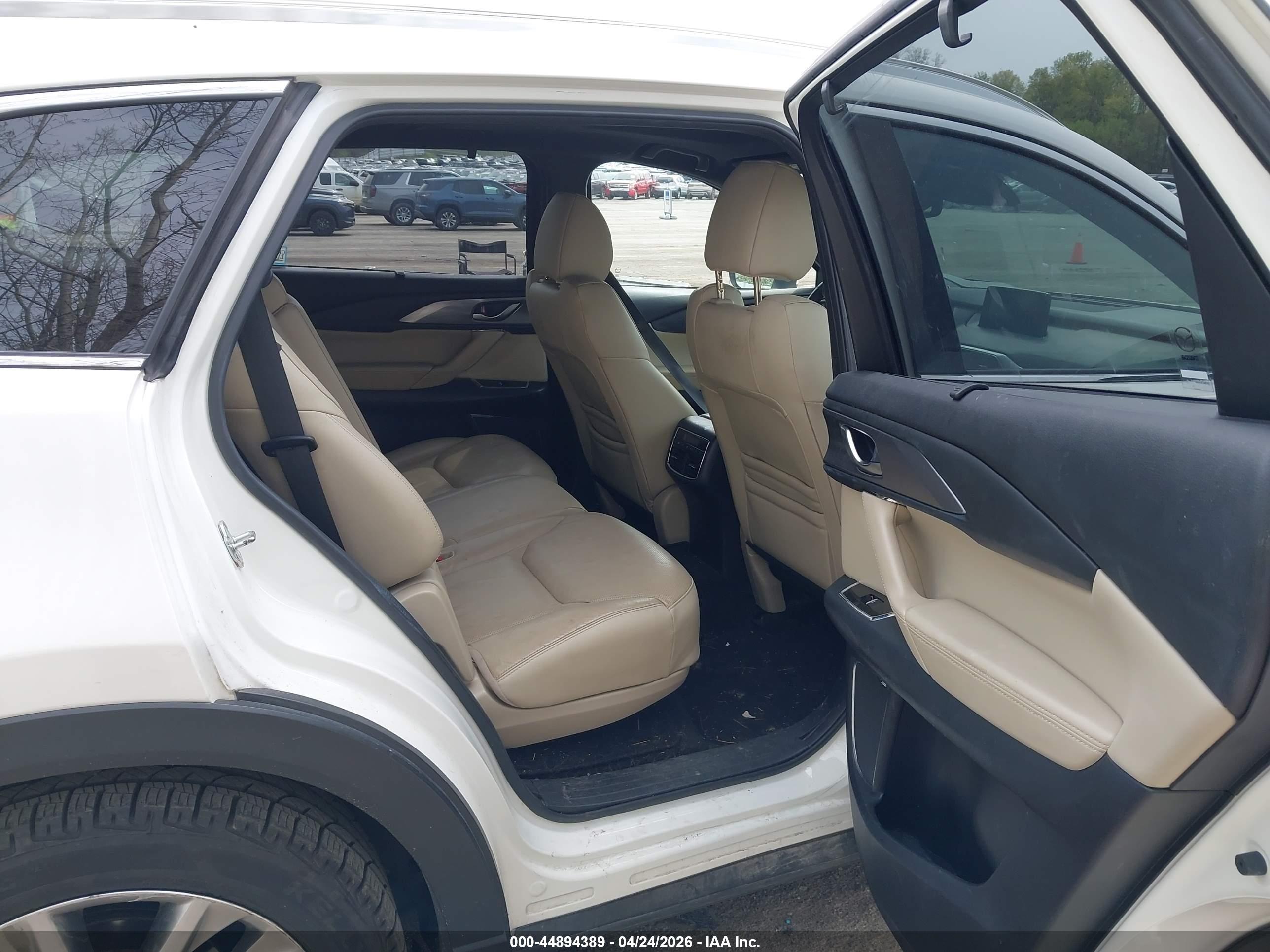 MAZDA CX-9 image 8