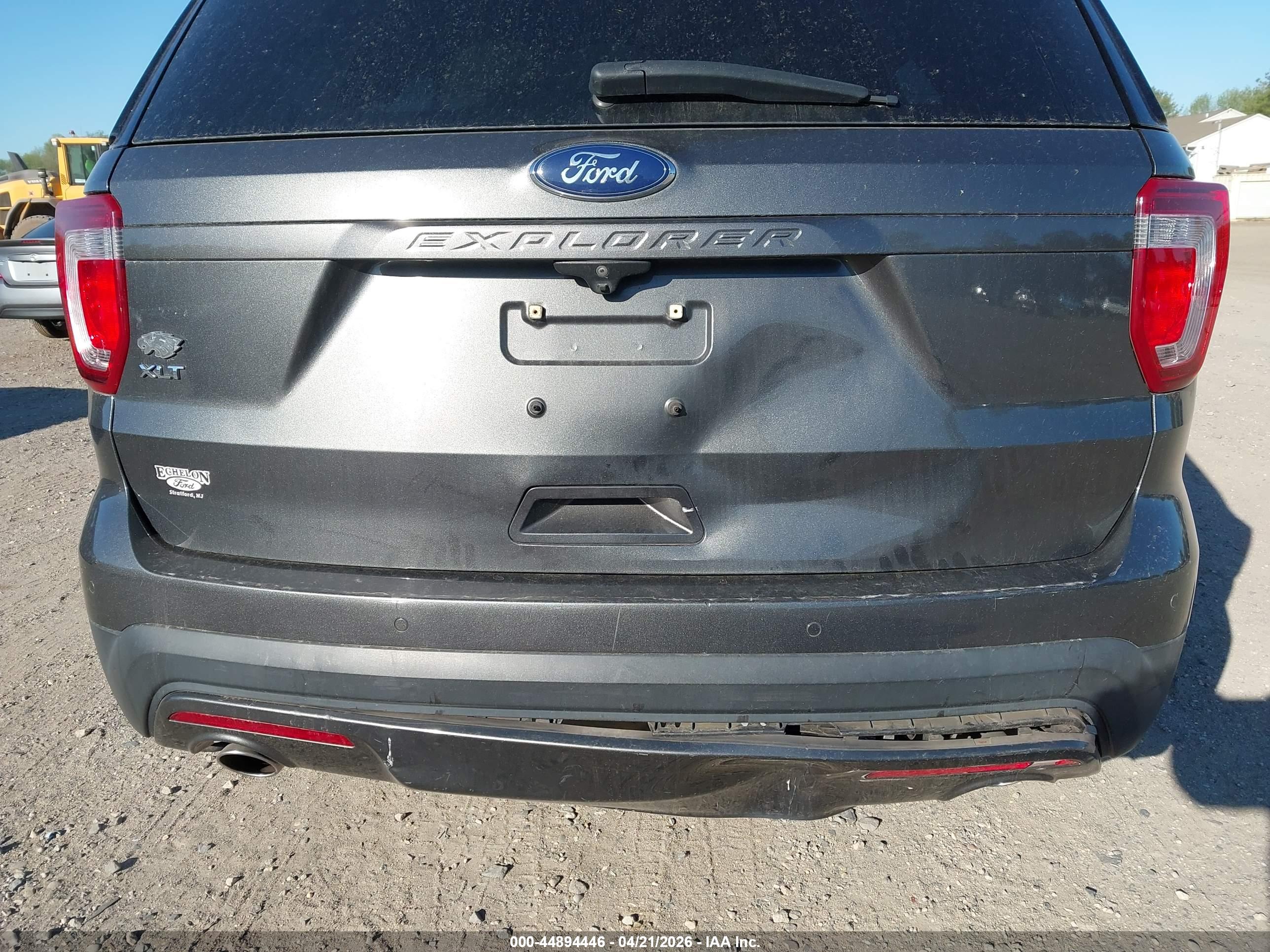 FORD EXPLORER image 6