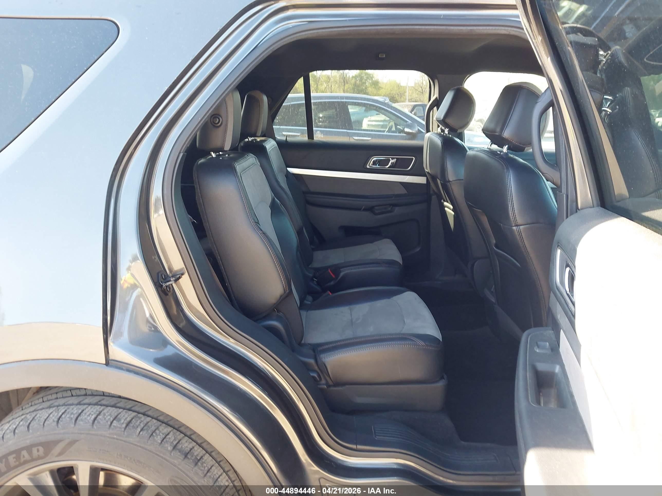 FORD EXPLORER image 8
