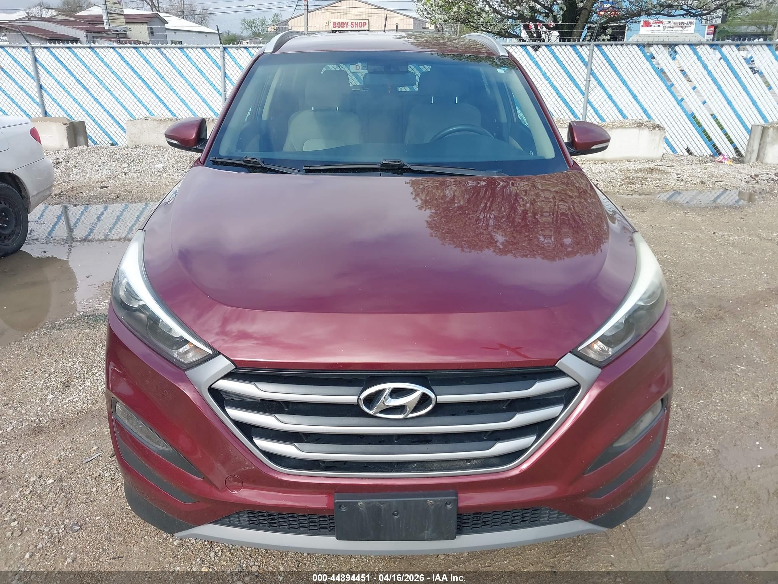 HYUNDAI TUCSON image 6