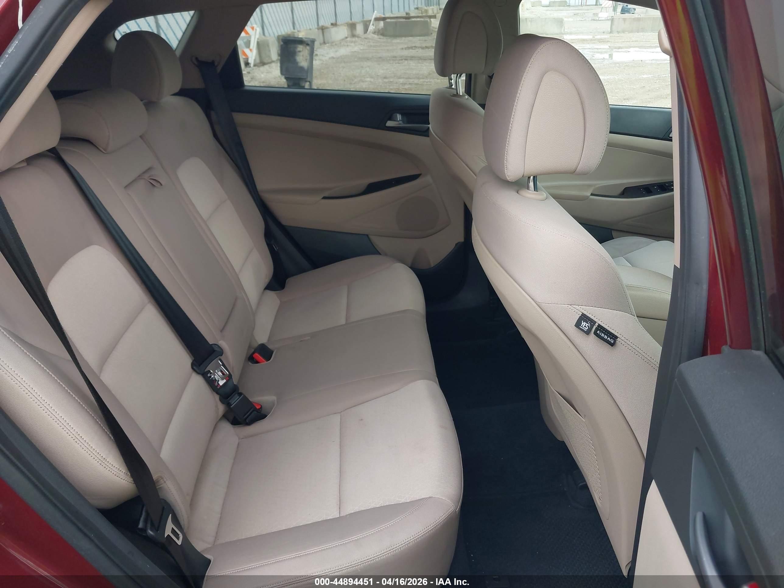 HYUNDAI TUCSON image 8