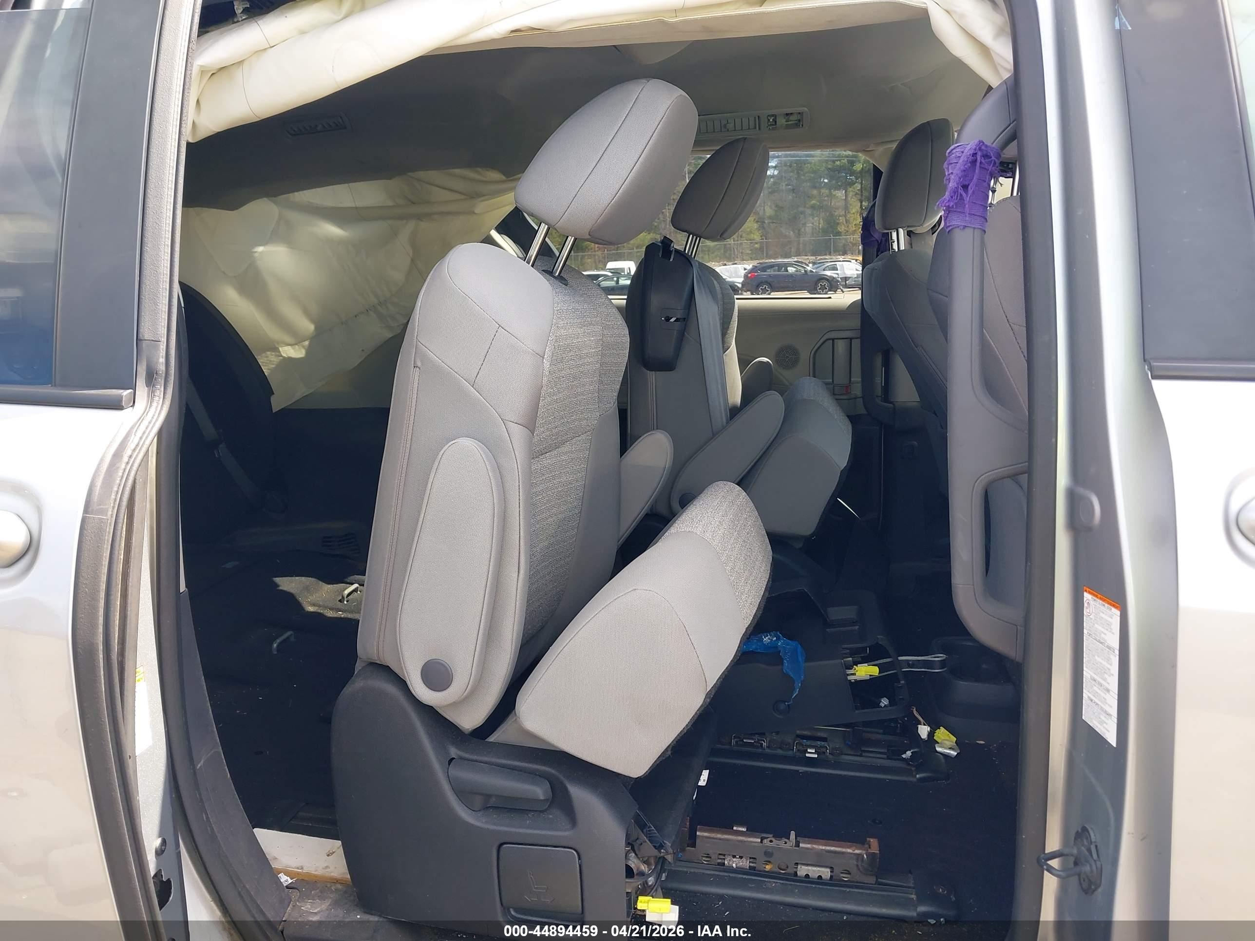 TOYOTA SIENNA image 8