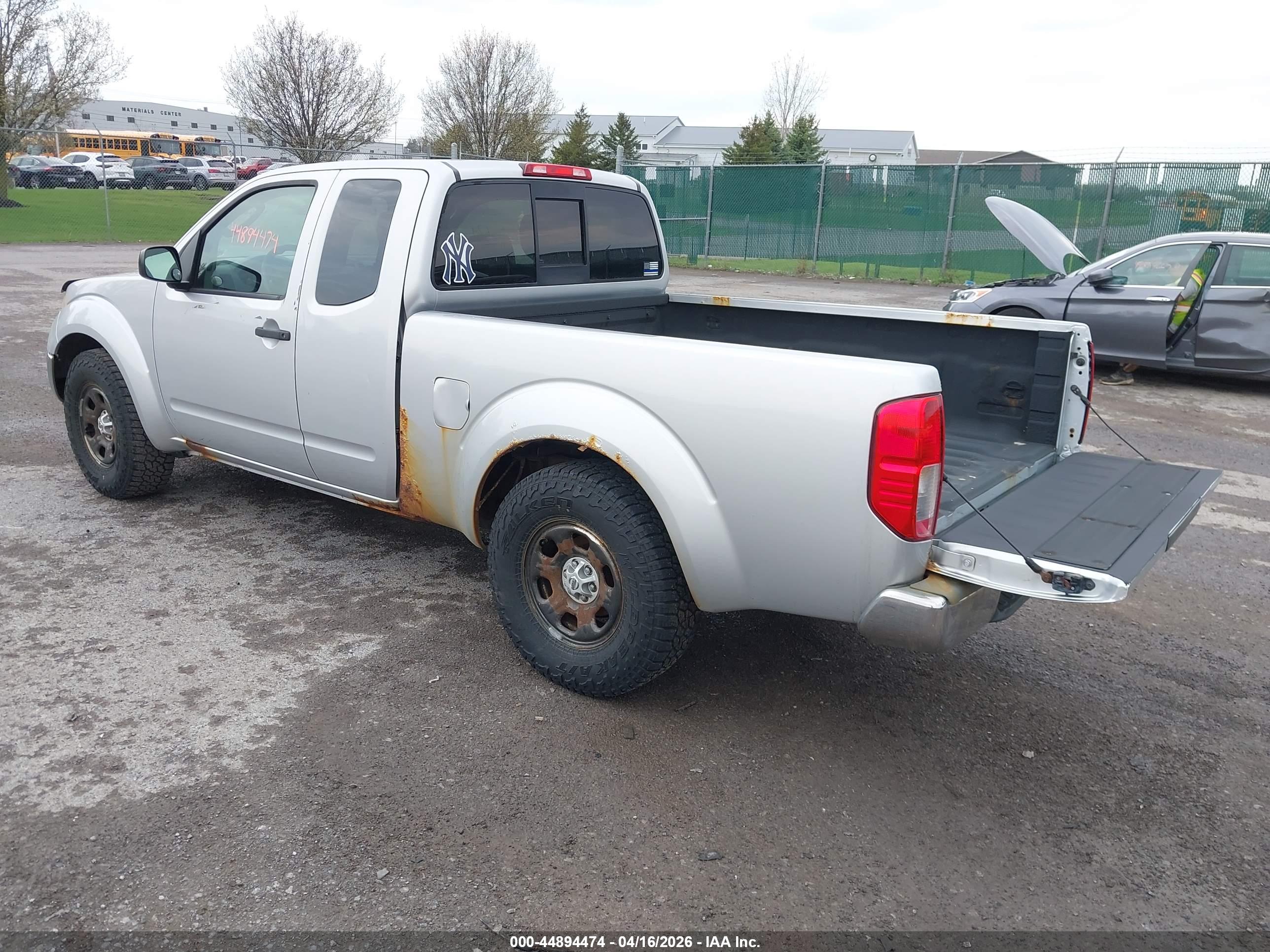 NISSAN FRONTIER image 3