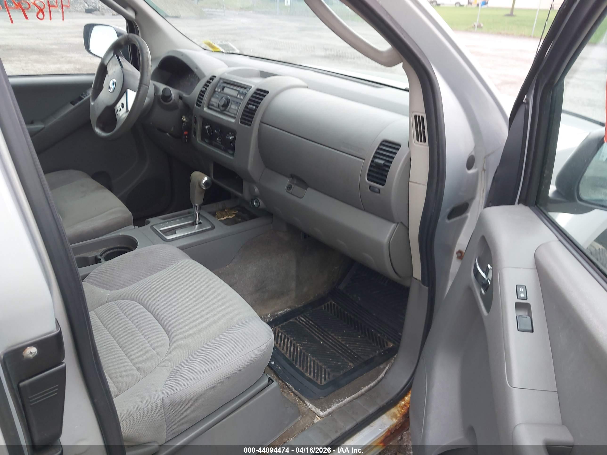 NISSAN FRONTIER image 5