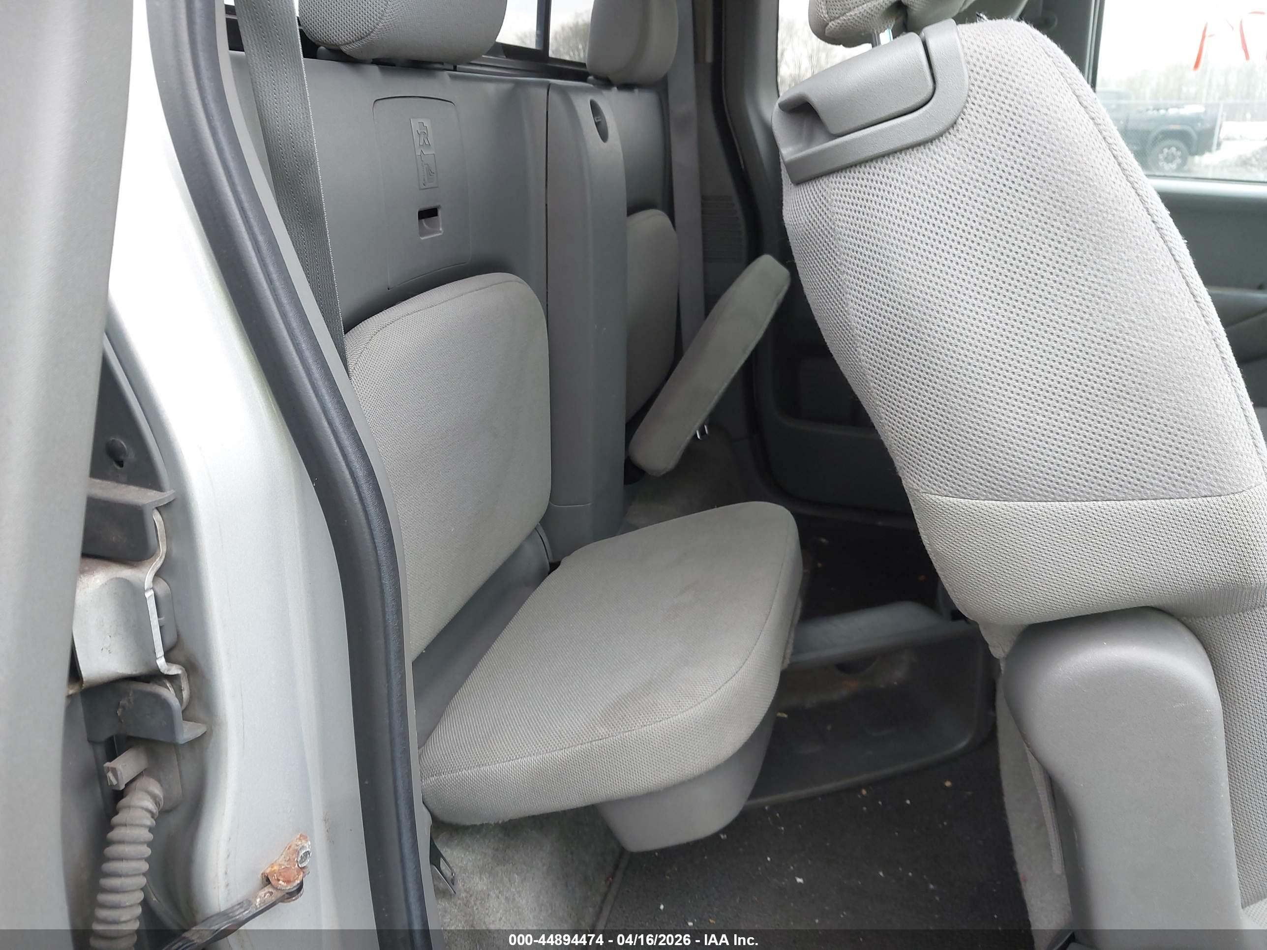 NISSAN FRONTIER image 8