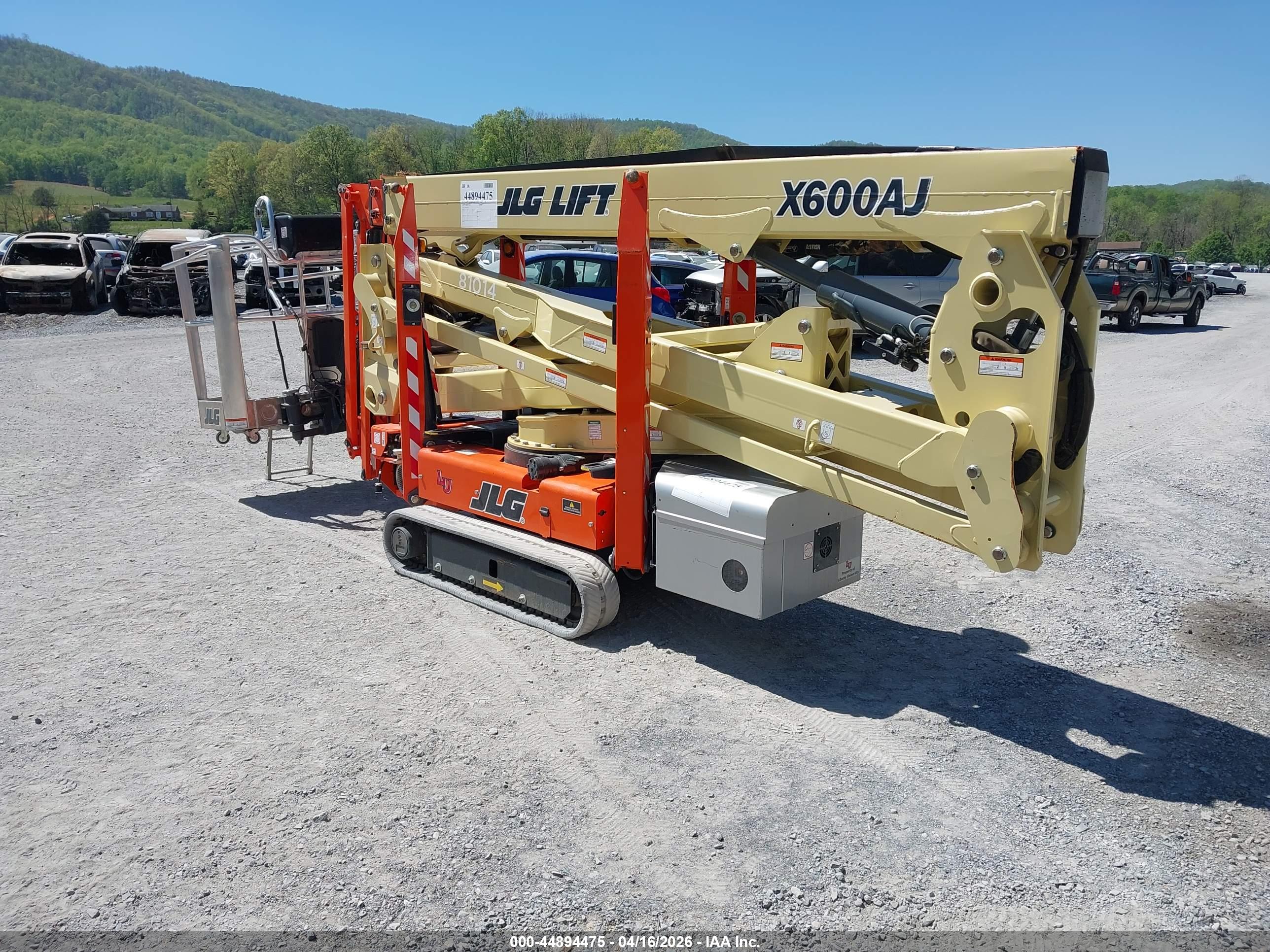 JLG X600AJ image 3