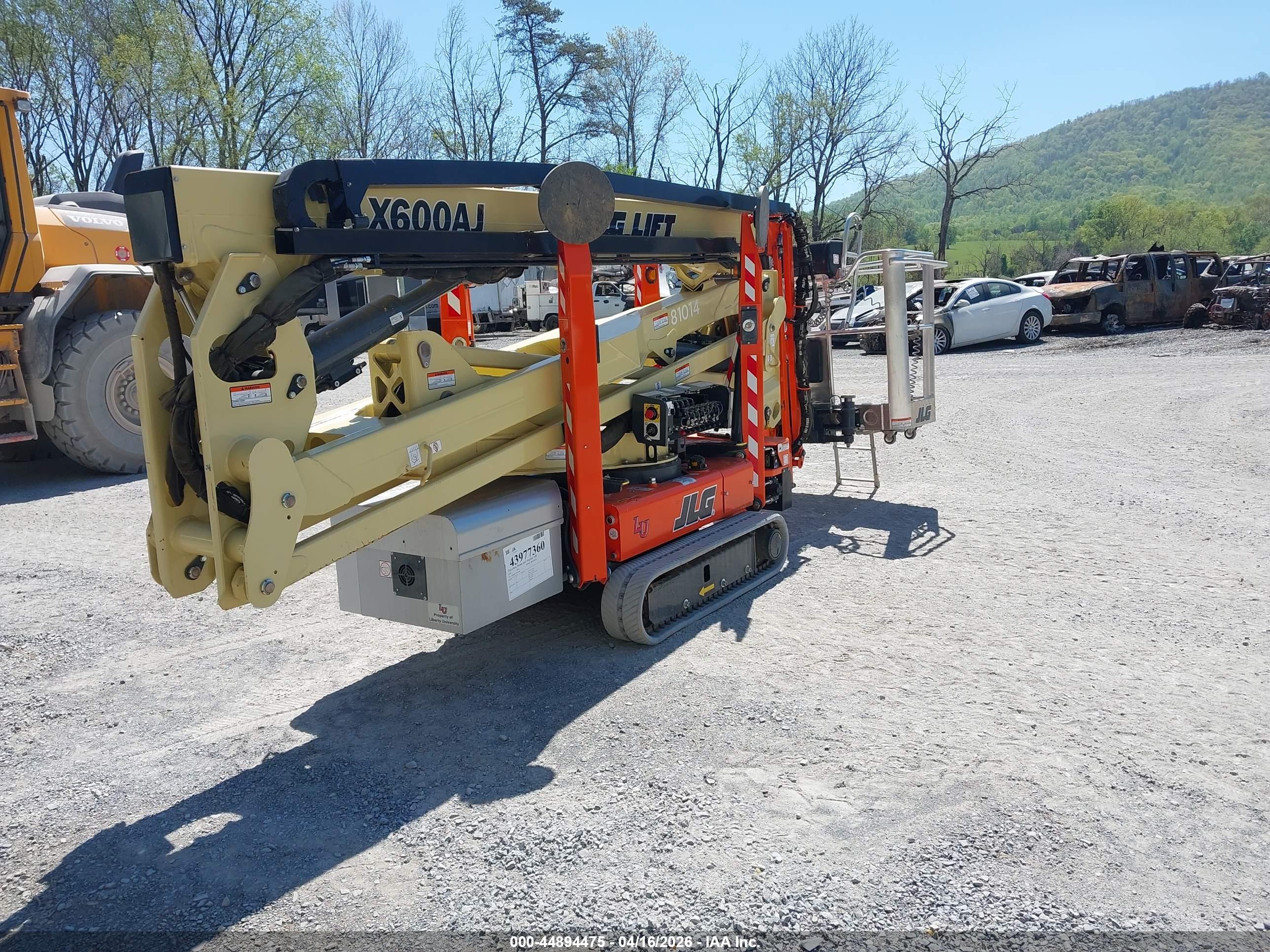 JLG X600AJ image 4