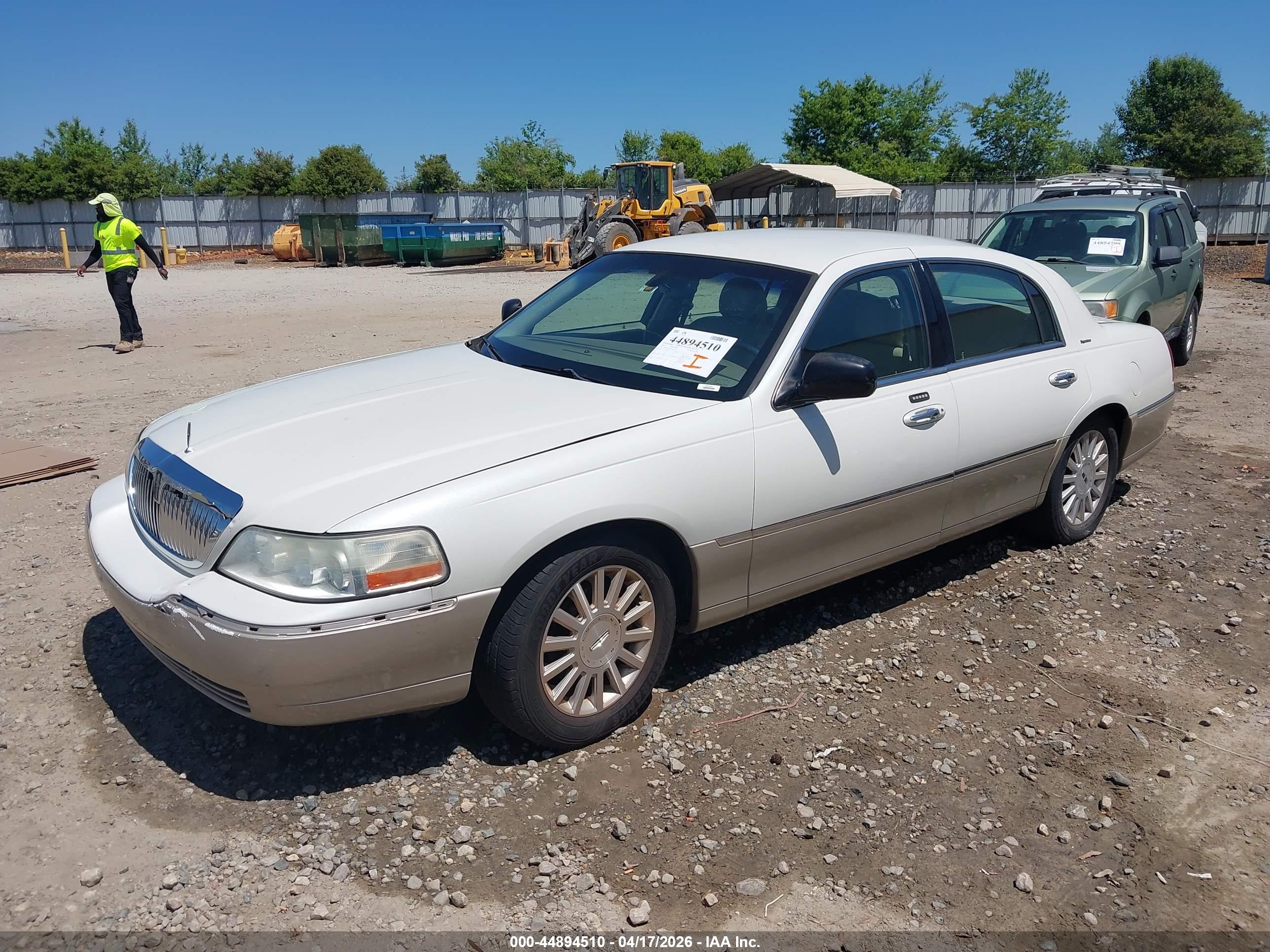LINCOLN TOWN image 2