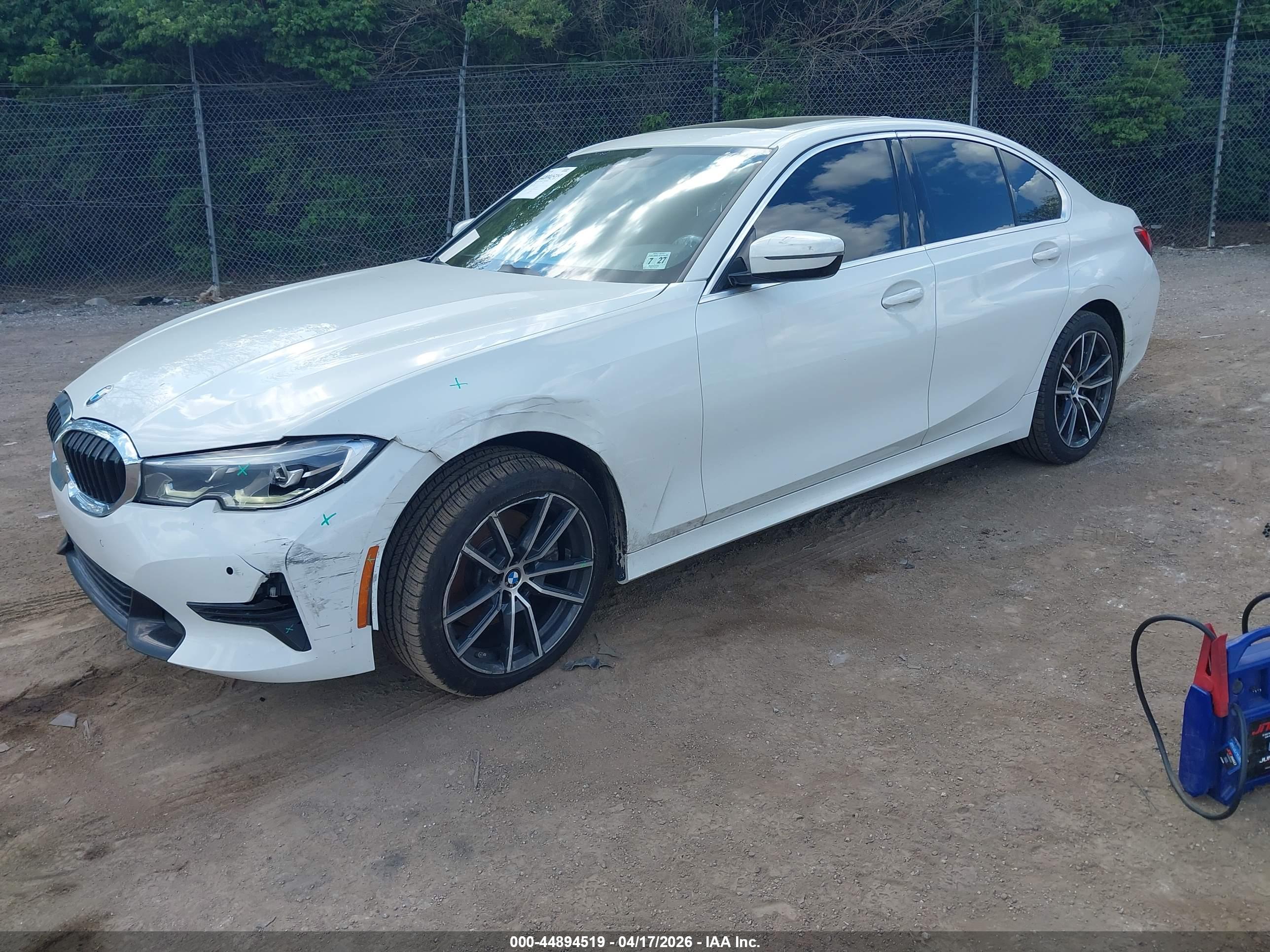 BMW 330I image 2