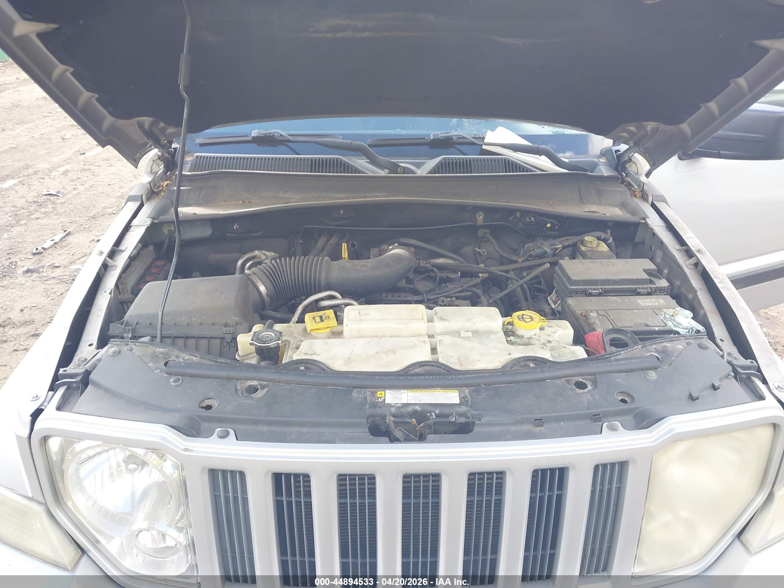 JEEP LIBERTY image 10
