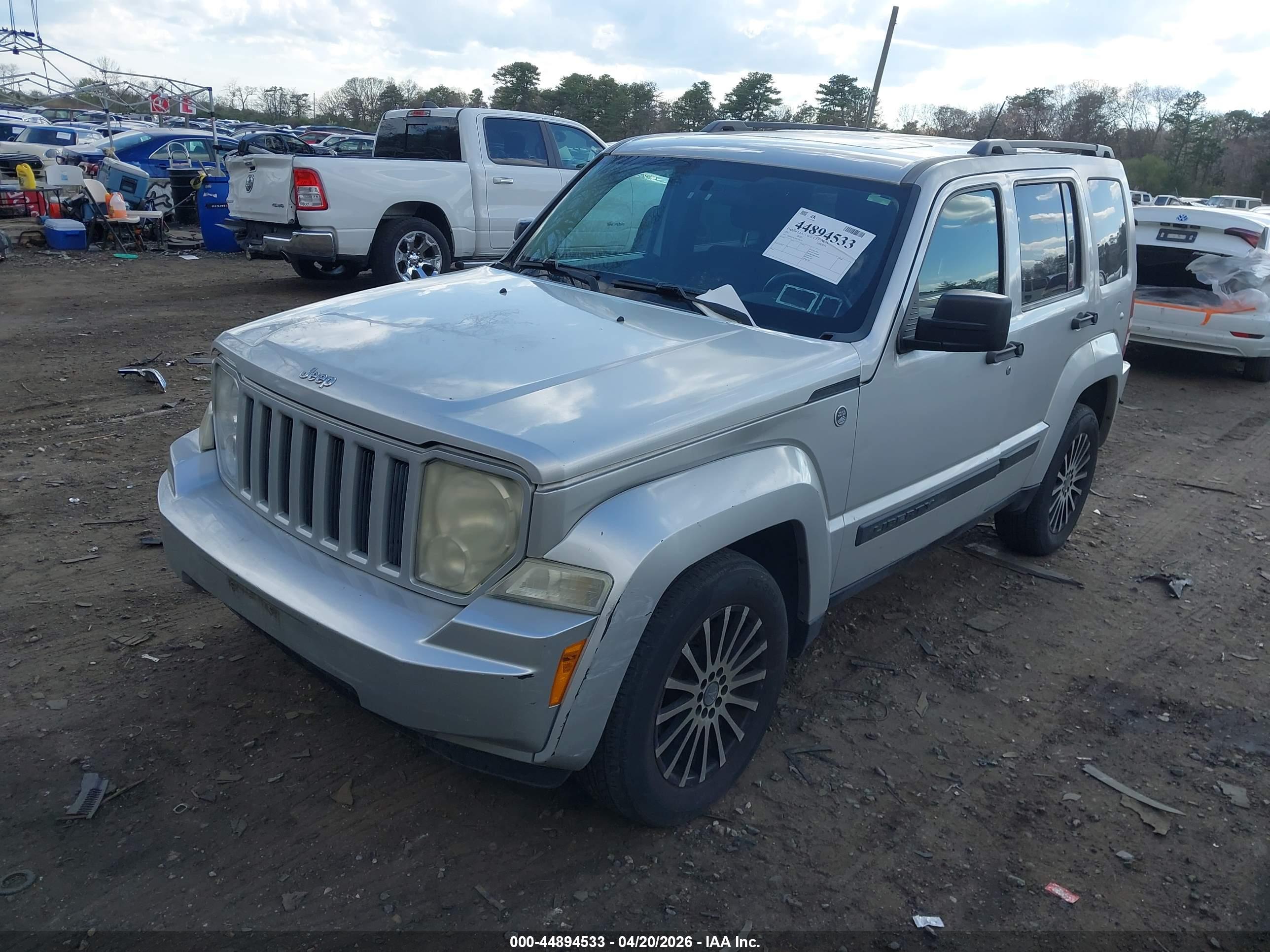 JEEP LIBERTY image 2
