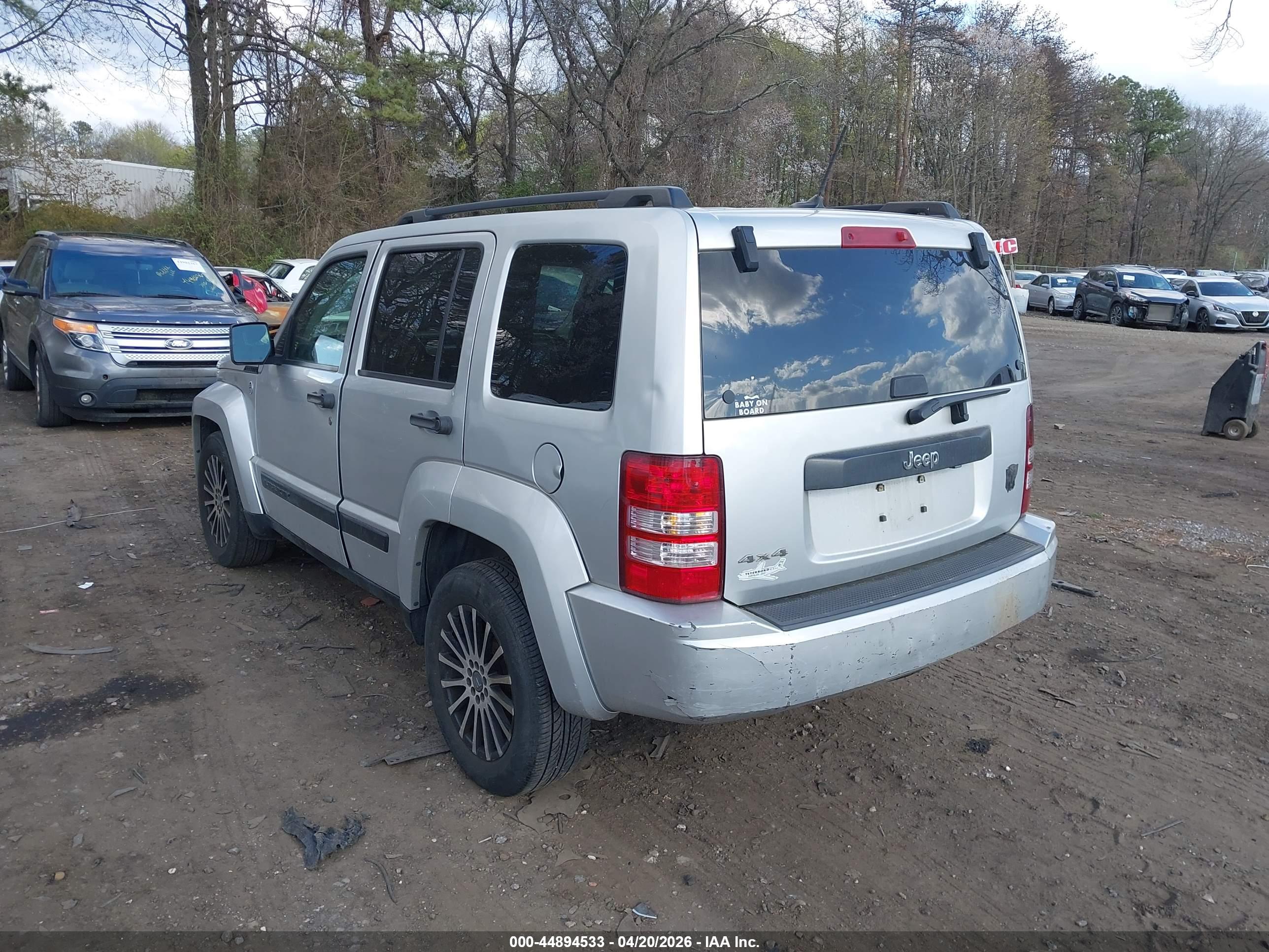 JEEP LIBERTY image 3