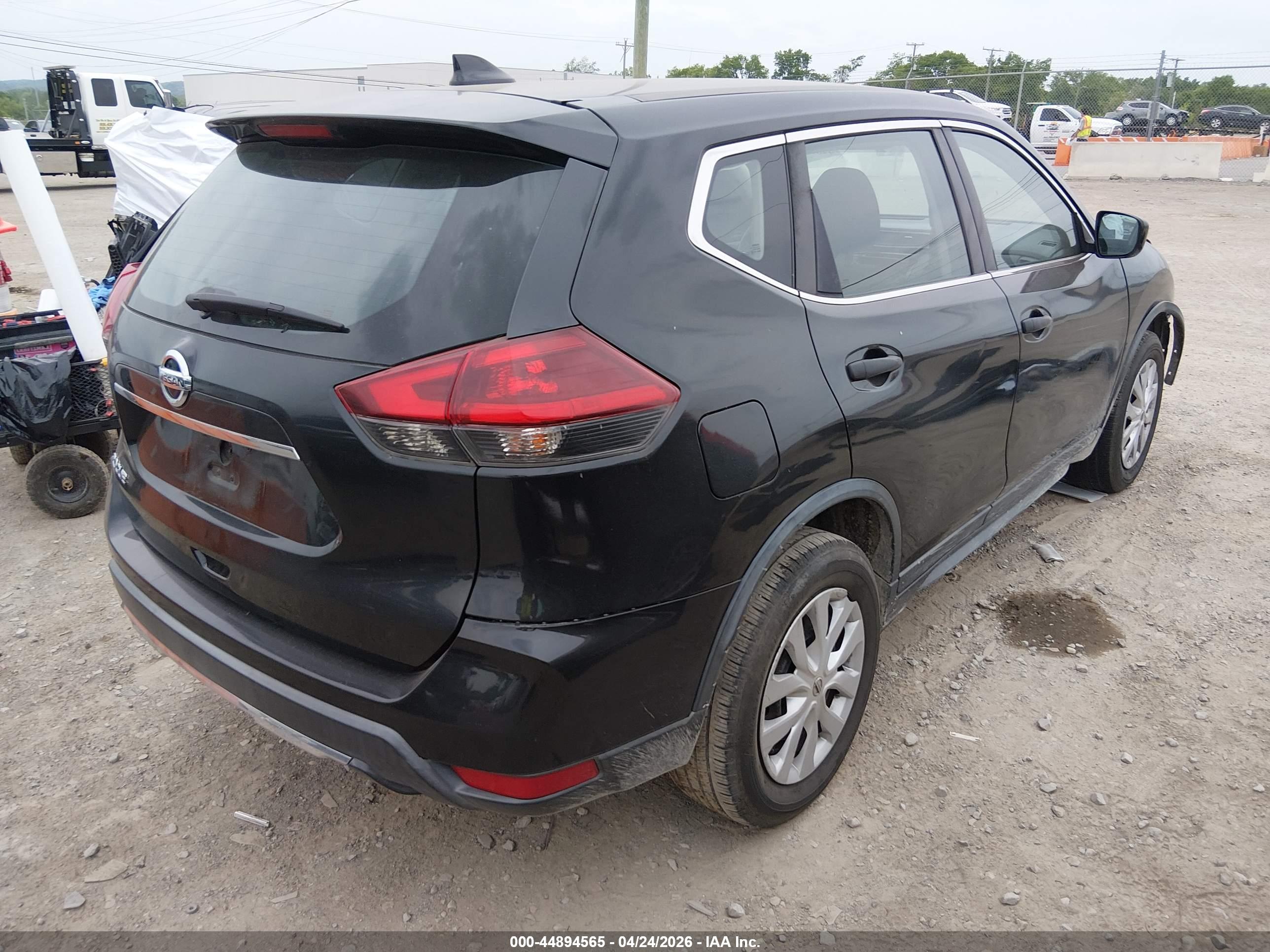 NISSAN ROGUE image 4