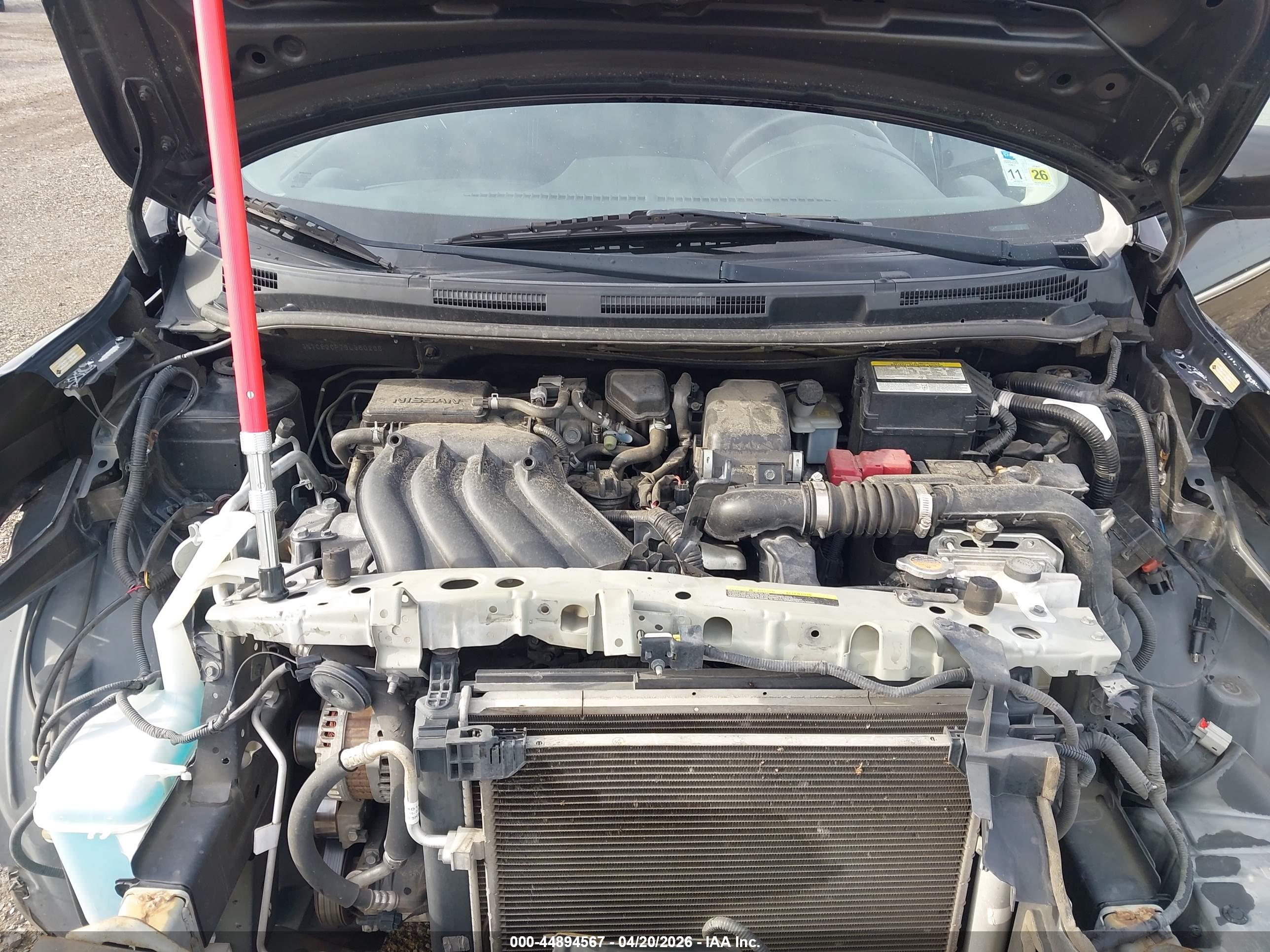 NISSAN VERSA image 10