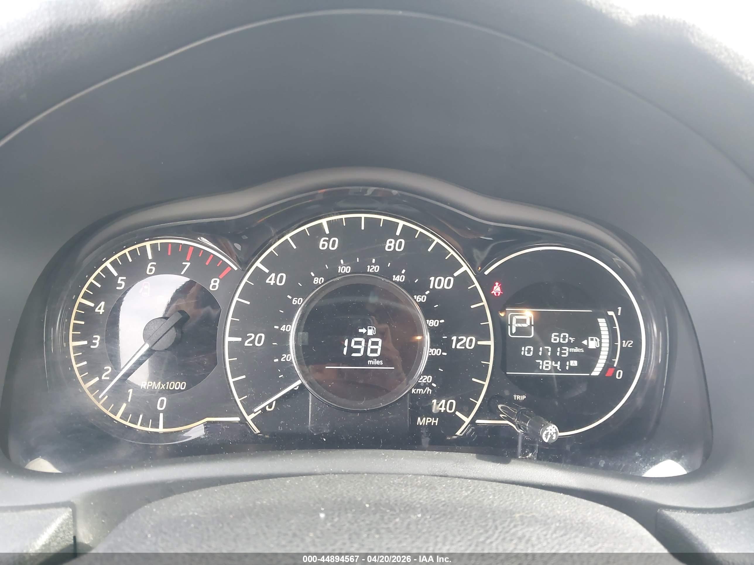 NISSAN VERSA image 7