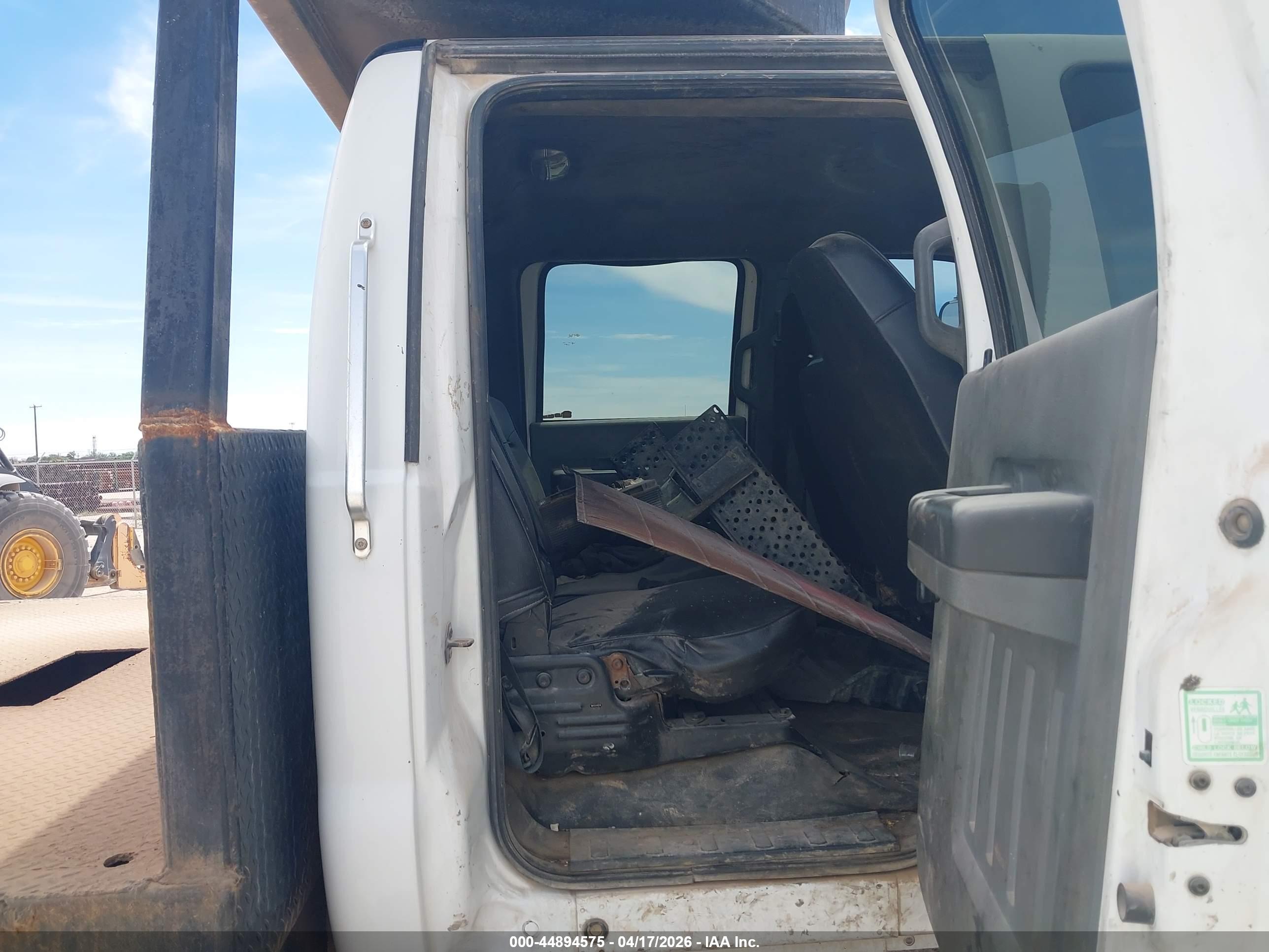FORD F-650 image 7