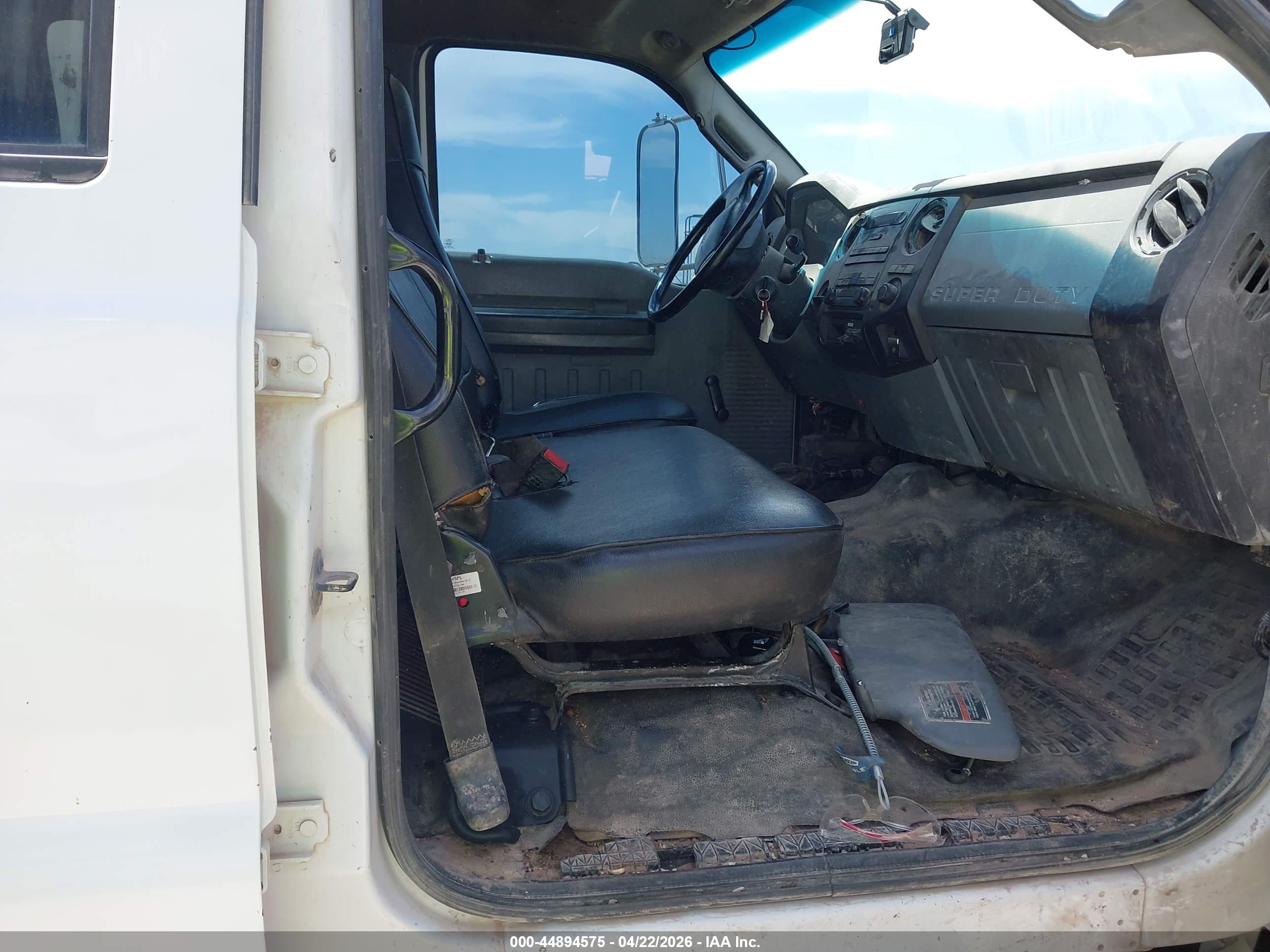 FORD F-650 image 8
