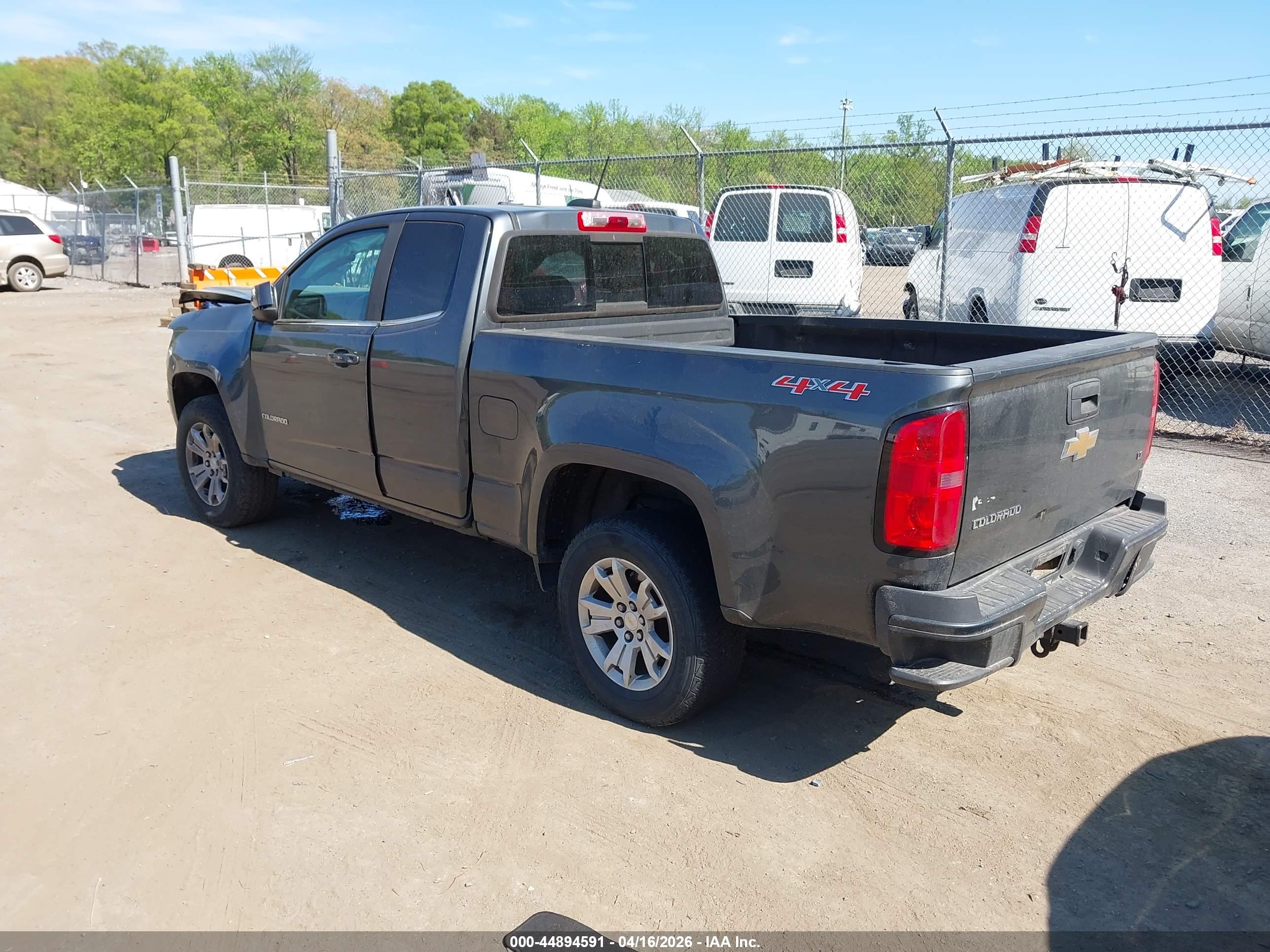 CHEVROLET COLORADO image 3