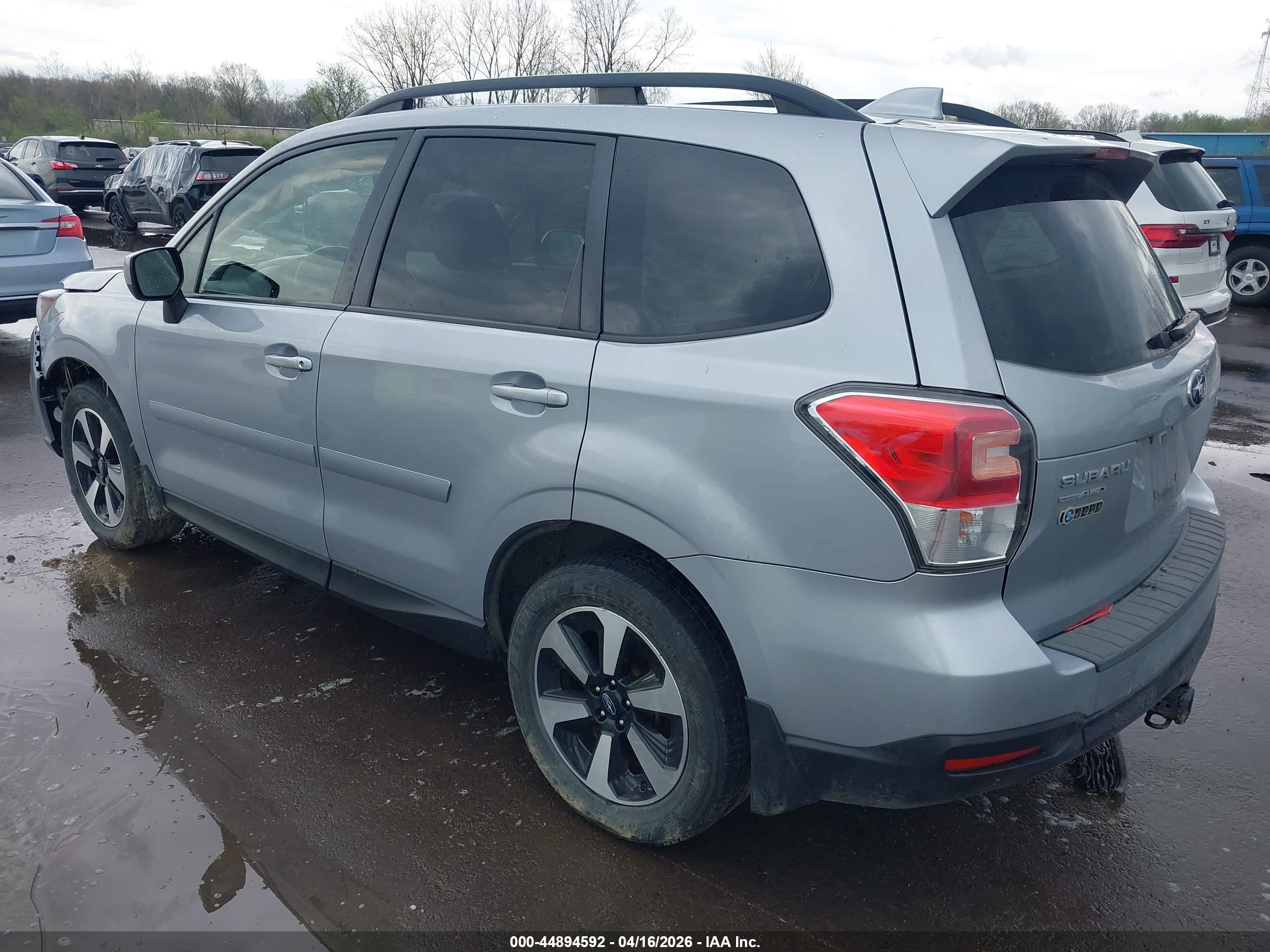 SUBARU FORESTER image 3